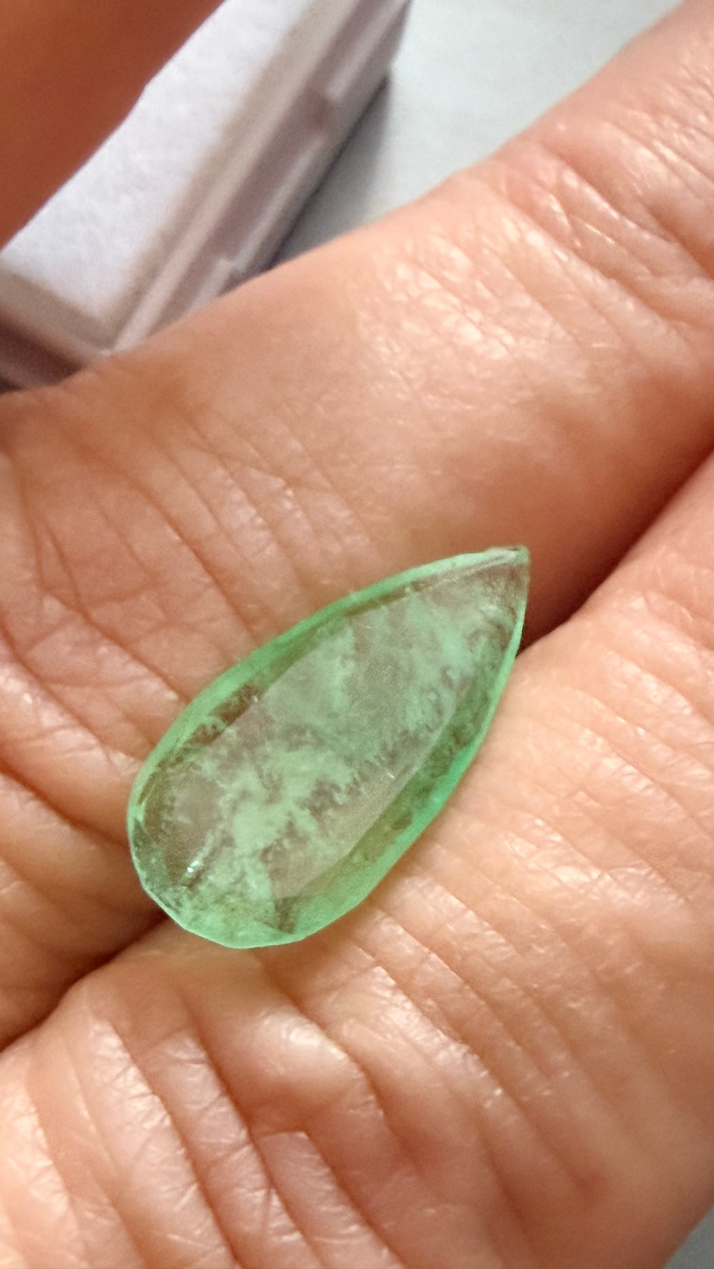 Emerald Pear Shape 18mm × 9mm 3.67ct