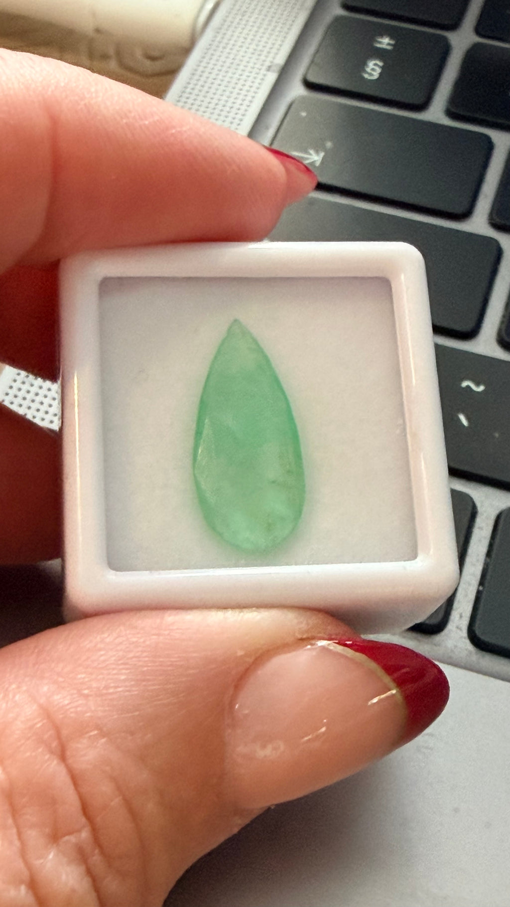 Emerald Pear Shape 18mm × 9mm 3.67ct