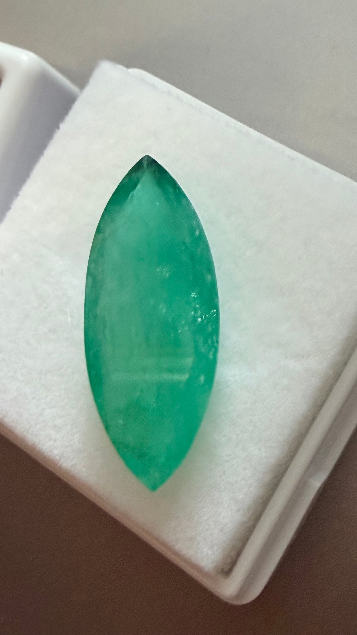 Emerald Marquise 22mm × 9mm 4.98ct