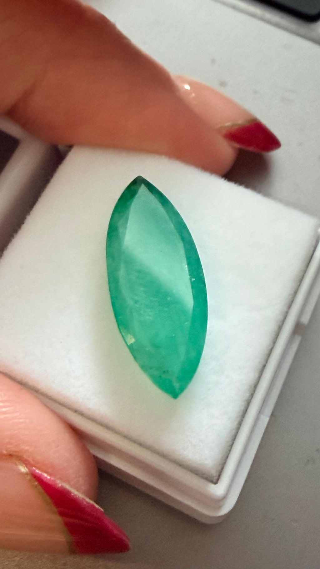 Emerald Marquise 22mm × 9mm 4.98ct