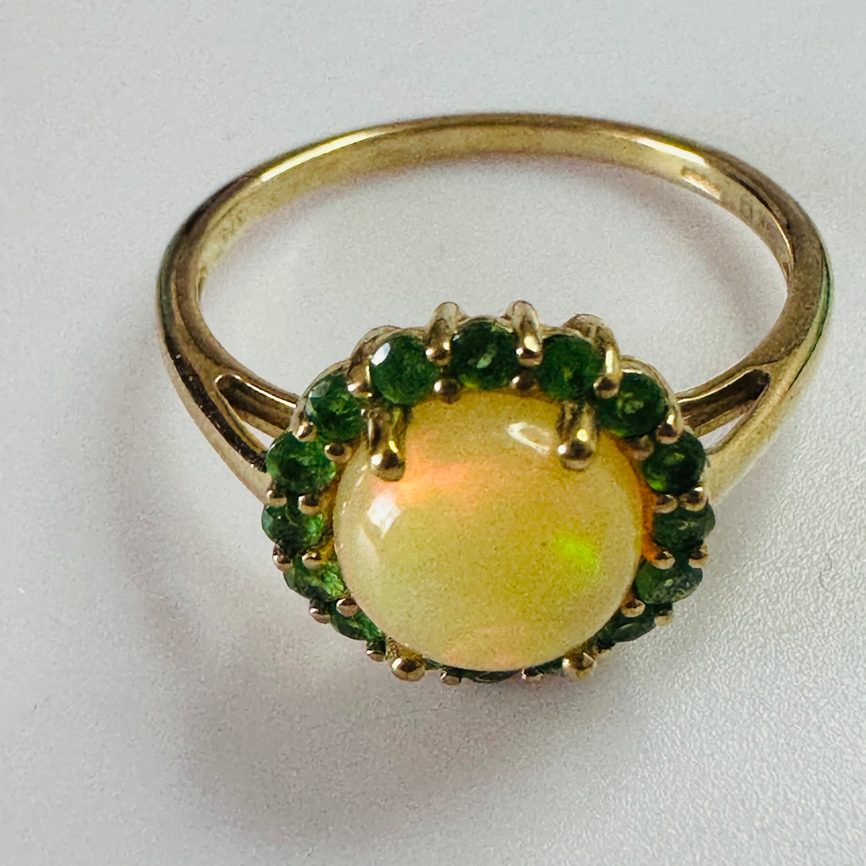 9CT FIRE OPAL AND GREEN GARNET RING SIZE R1/2 image 2