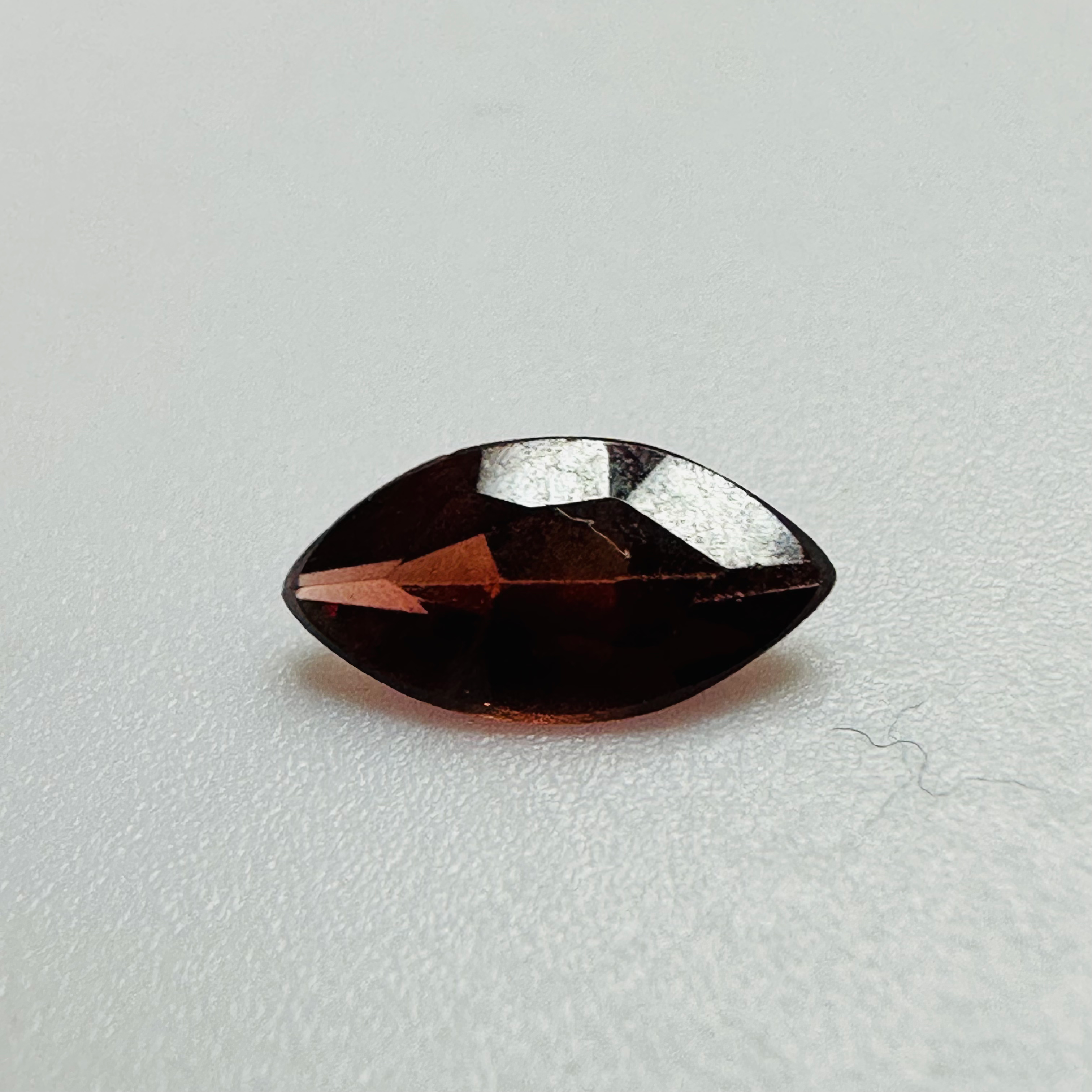 GARNET  MARQUISE  7.8MMX 4.MM 0.52CTS RED image 4