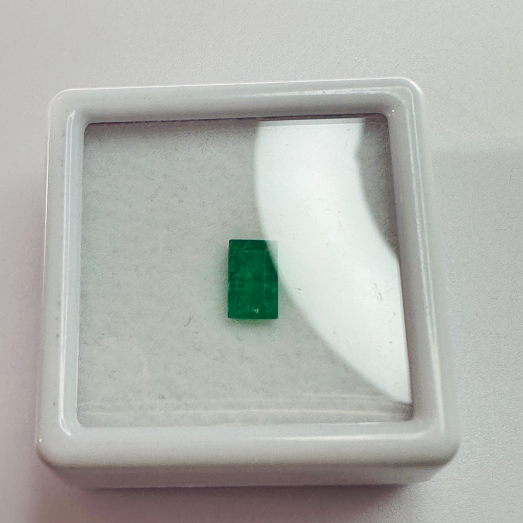 EMERALD OCTAGON 5.8MM X 3.6MM 0.49CTS image 2