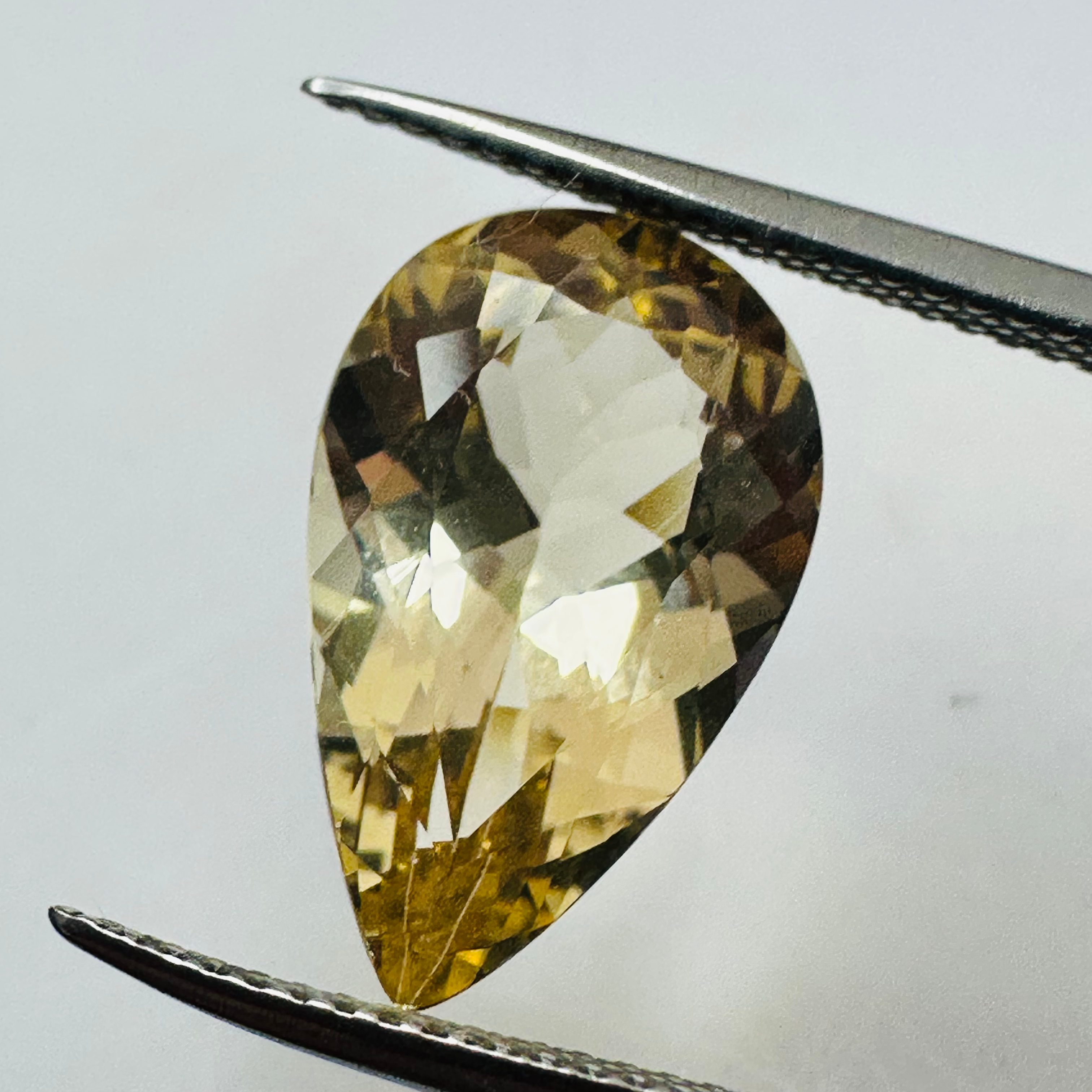 BERYL YELLOW  DROP 16.3MMX10MM  5.87CTS image 1