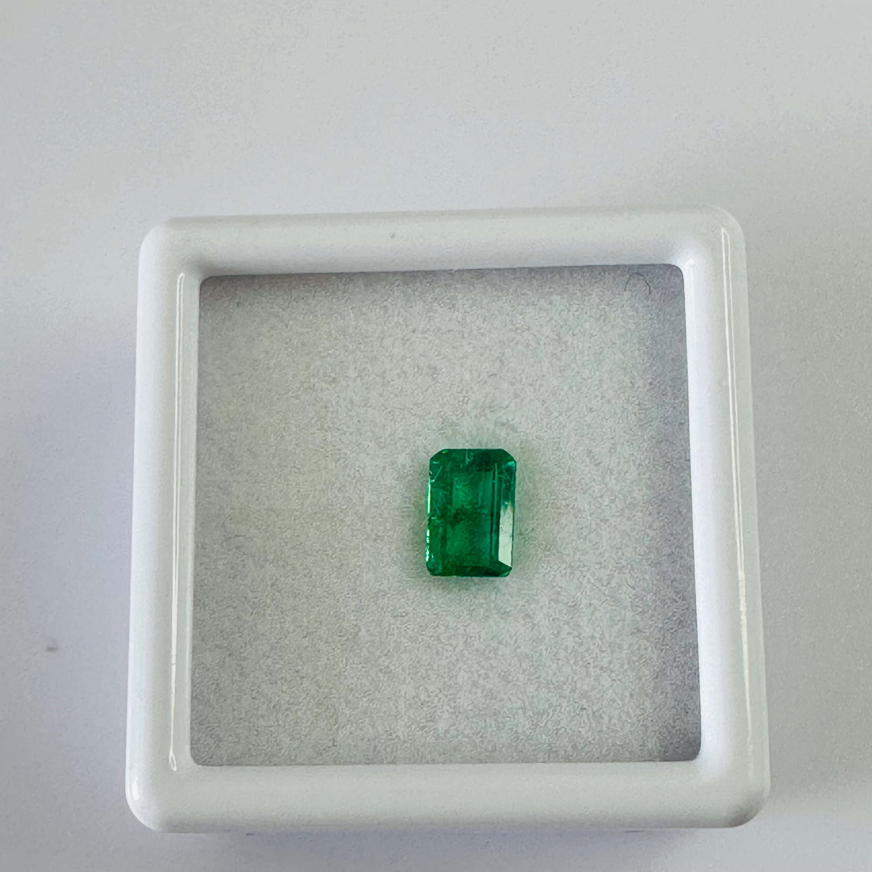 EMERALD OCTAGON 6MM X  4MM  0.54CTS image 2