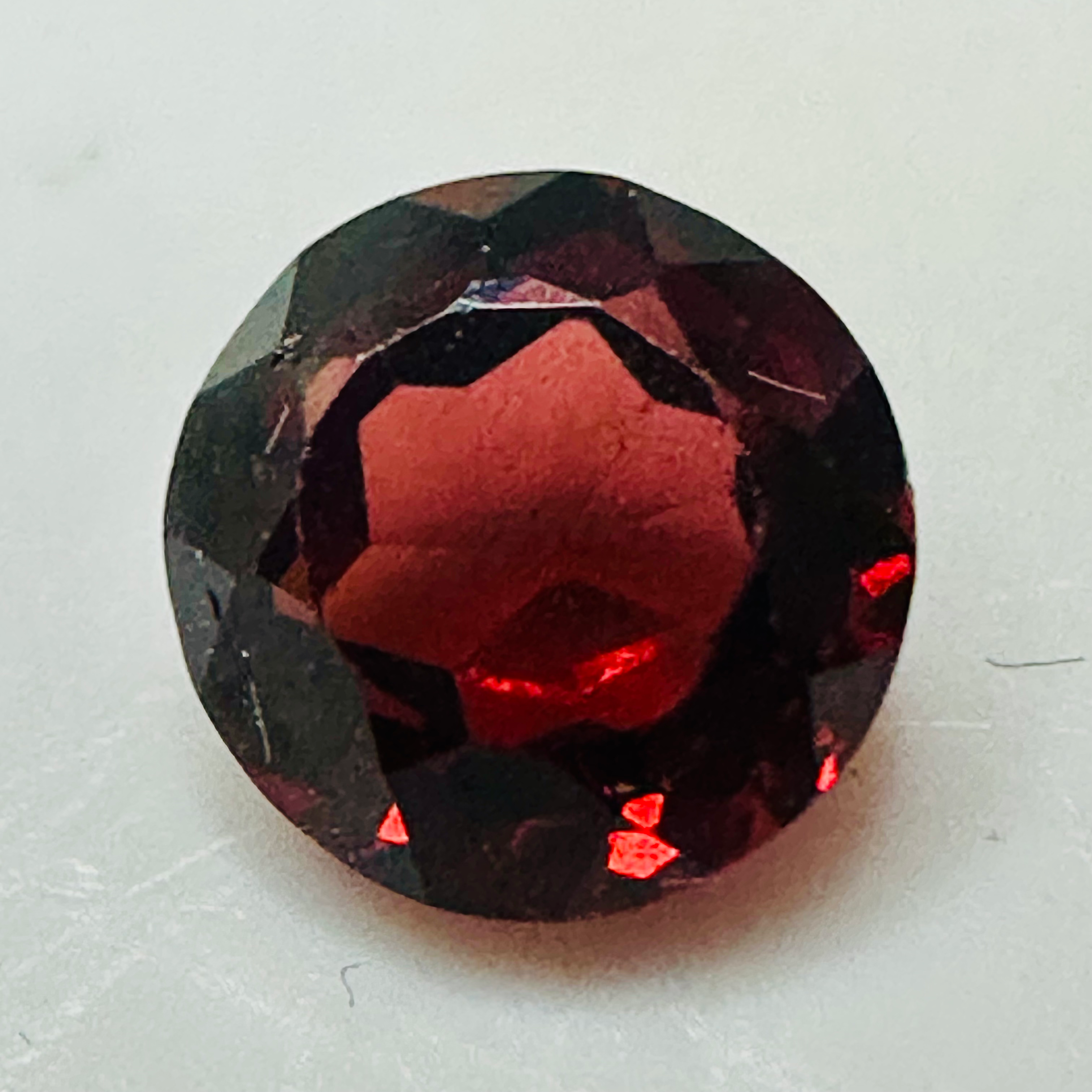 GARNET  ROUND 7.1MM  1.73CTS  RED image 7