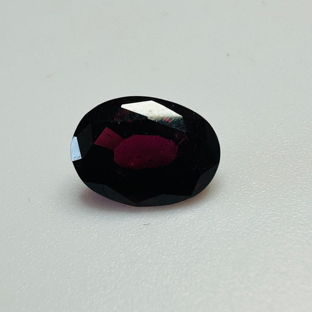 GARNET OVAL 8.7MMx6.5MM   1.90CTS image 2
