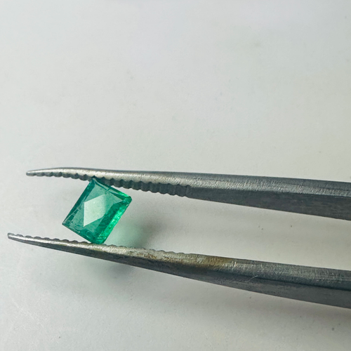 EMERALD FRENCH CUT 5MMX4.1MM. 0.36CTS image 1
