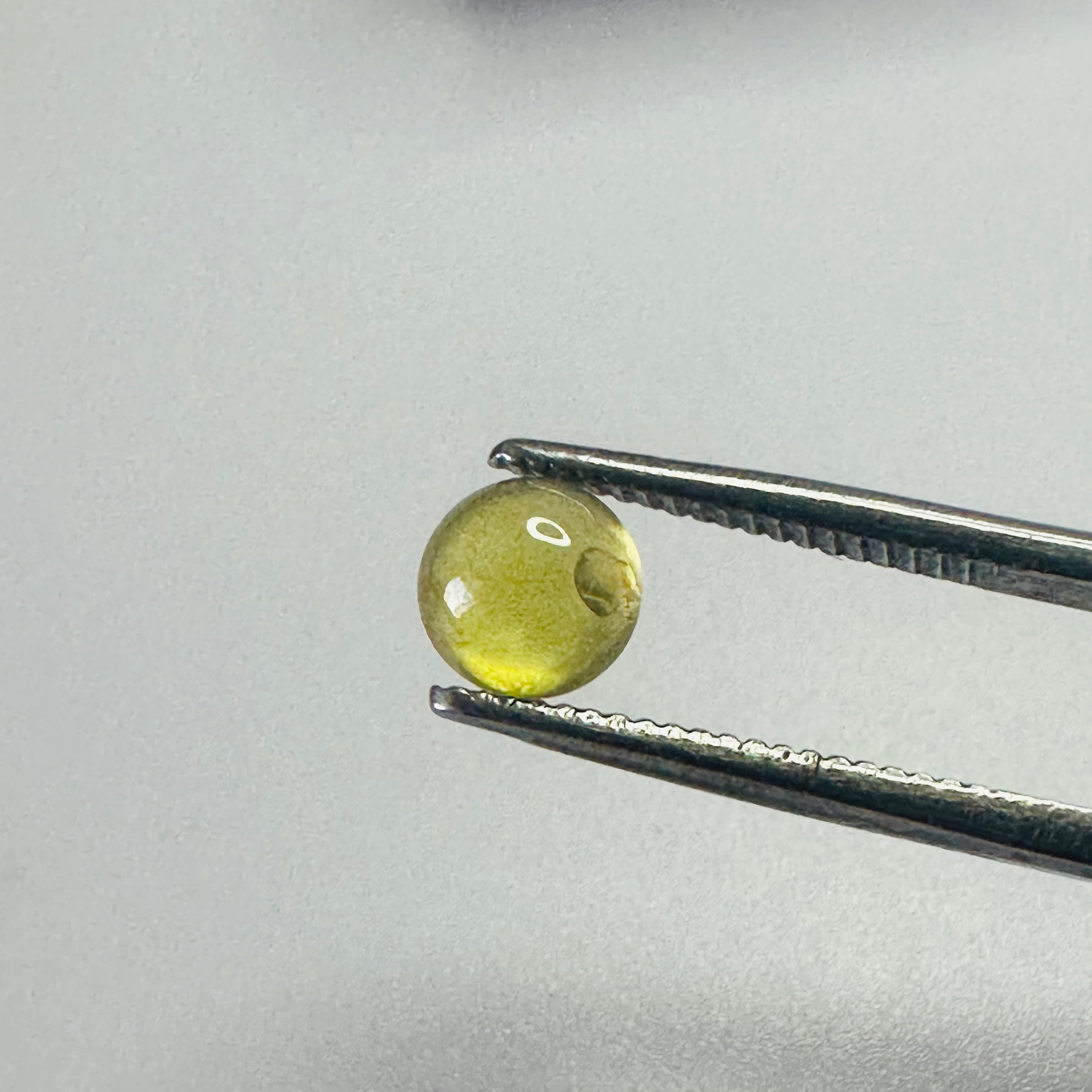 CHRYSOBERYL CATS EYE 5.3MM ROUND  0.80CTS image 4