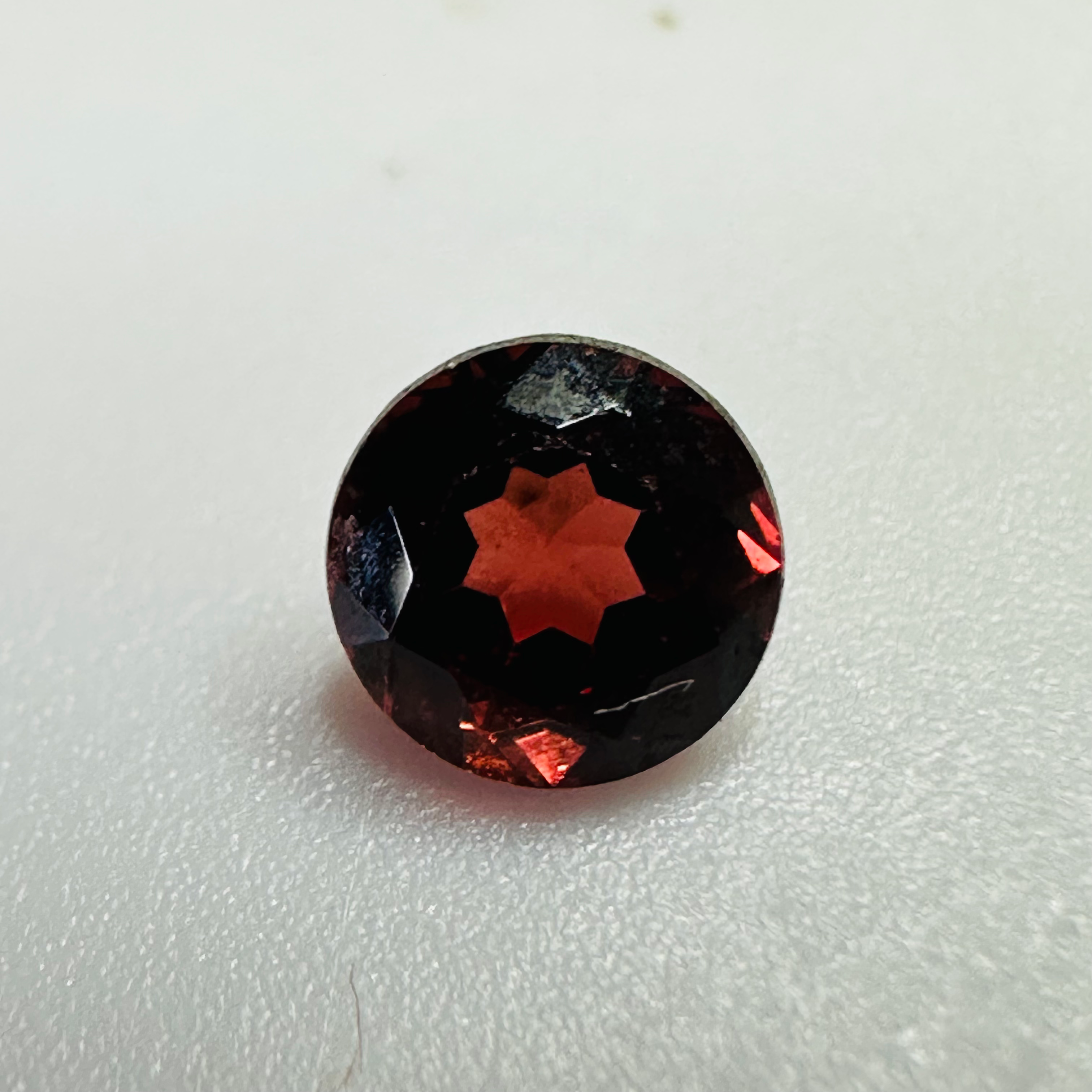 GARNET  ROUND 4.8MM  0.54CTS  RED/ORANGE image 4