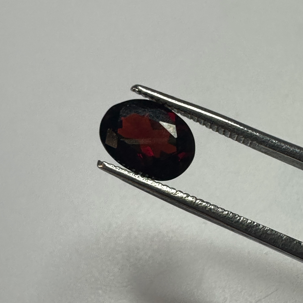 GARNET OVAL 9MM6.8MM   1.80CTS image 3