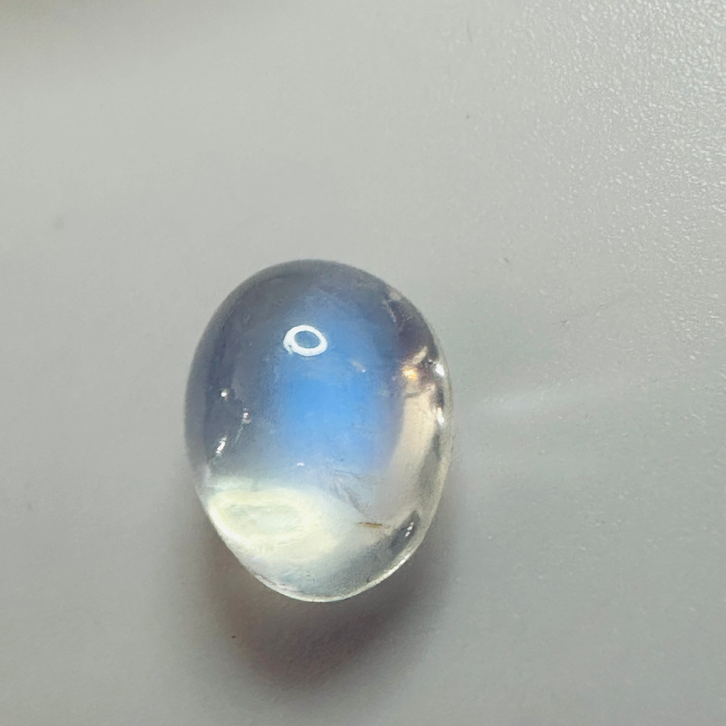 Moonstone  blue moon oval 9.9x7.7mm  3.09cts image 2