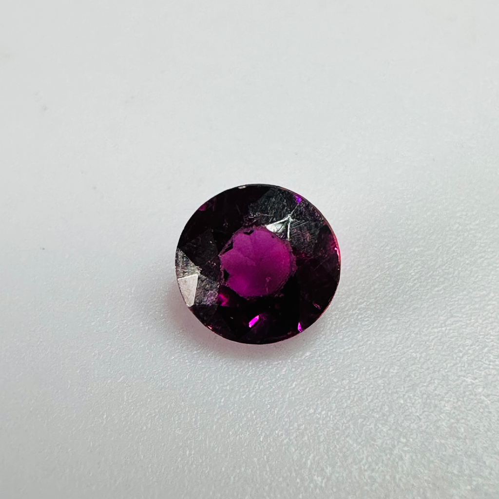 GARNET  ROUND 5.2MM  0.68CTS  RED image 4