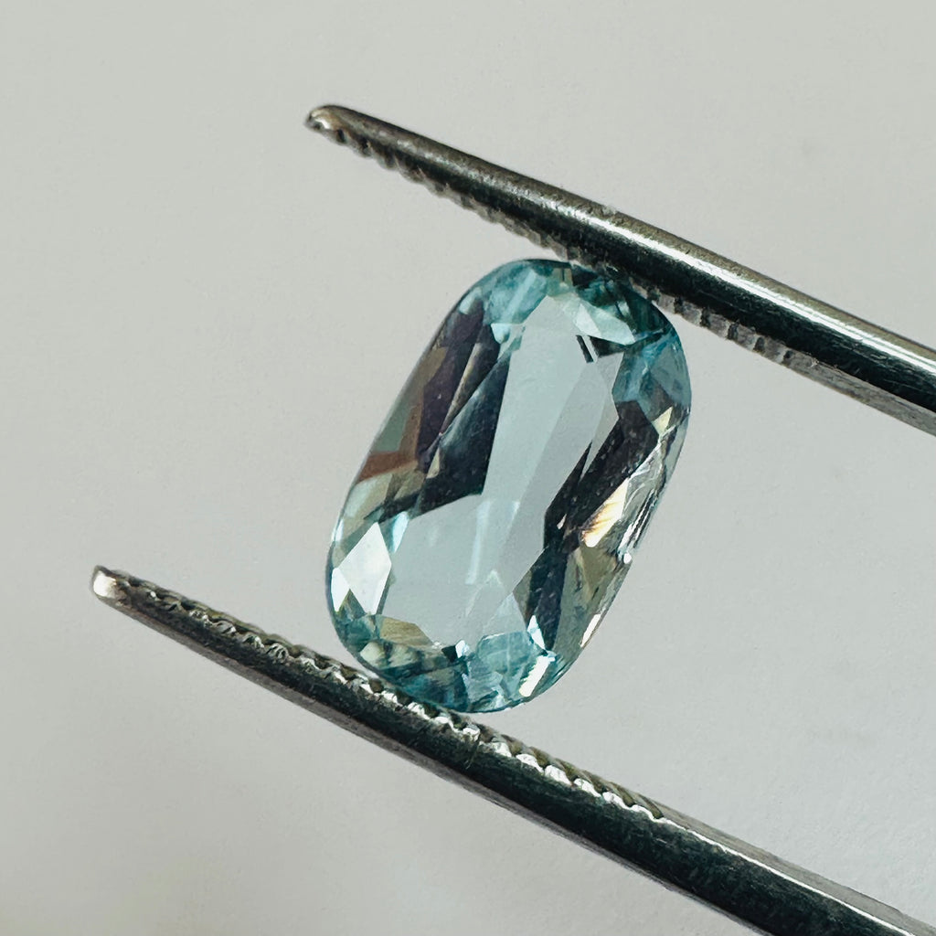 AQUAMARINE OVAL 10MMX6MM 1.69CTS image 3