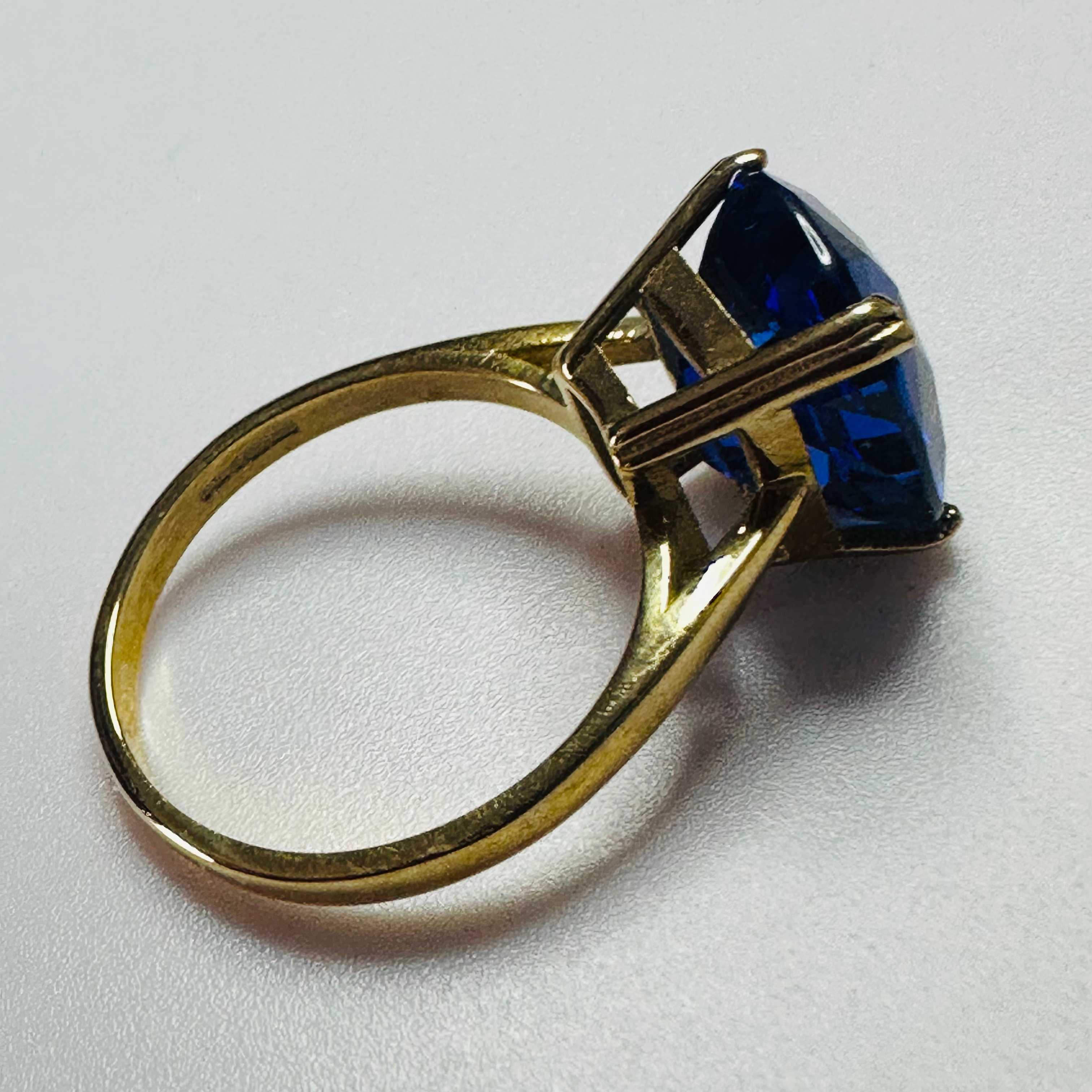 Hand cut Synthetic Sapphire Royal Blue  9ct yellow gold ring size N1/2 image 3