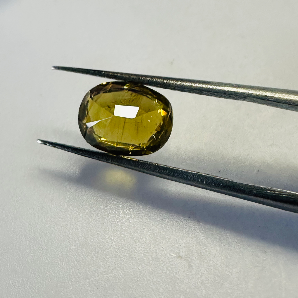 Tourmaline yellow brown 8.6mmx6.7mm 2.58cts image 2
