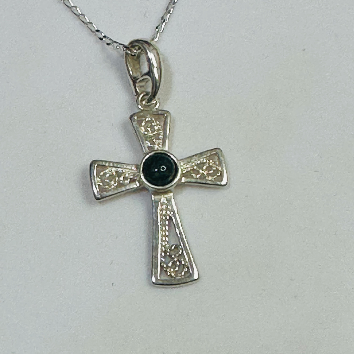 Sterling silver fillergre moss agte cross 16 in chain  image 4