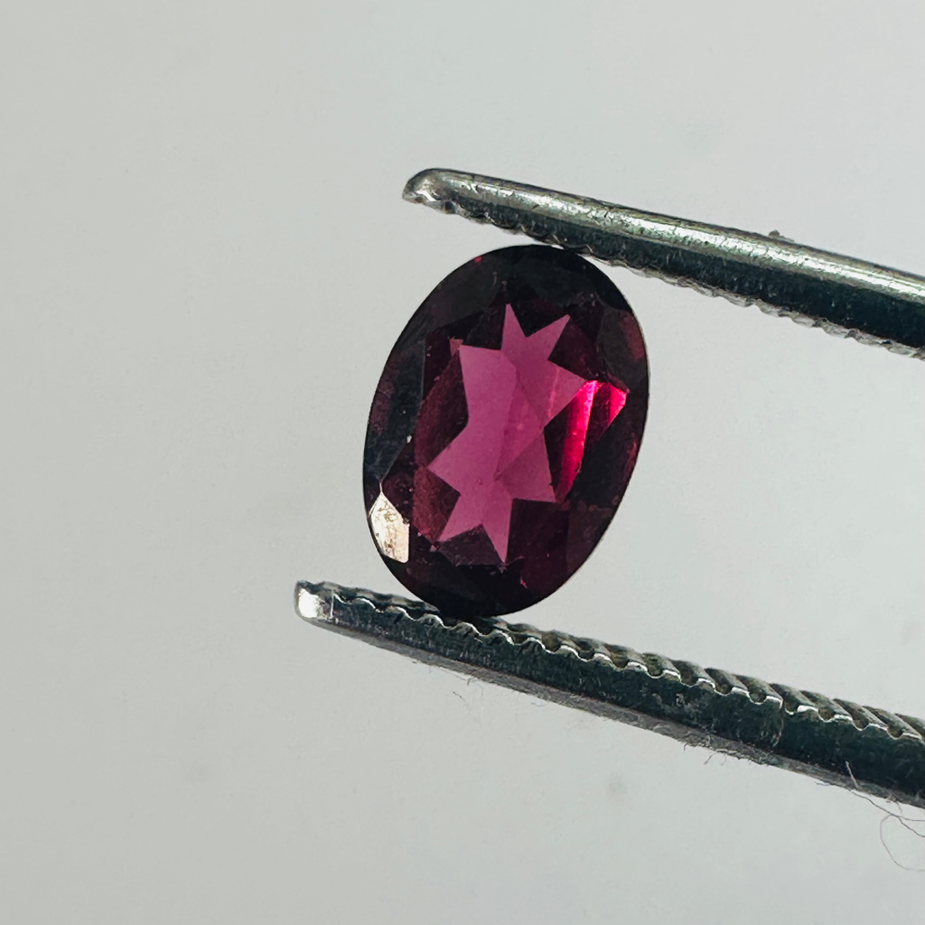 GARNET  OVAL 7MMX5MM  0.96CTS PURPLE image 2