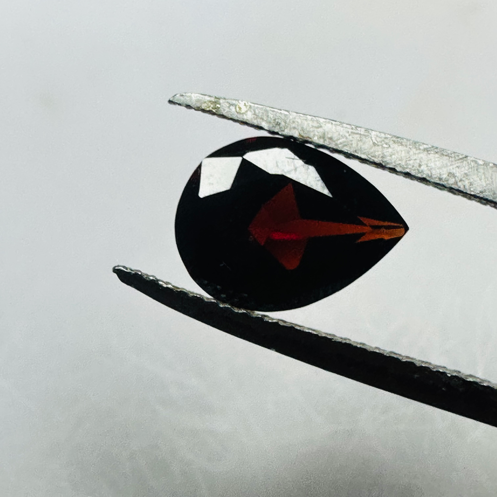GARNET DROP   10.2MMX7.7MM 2.25CTS image 5