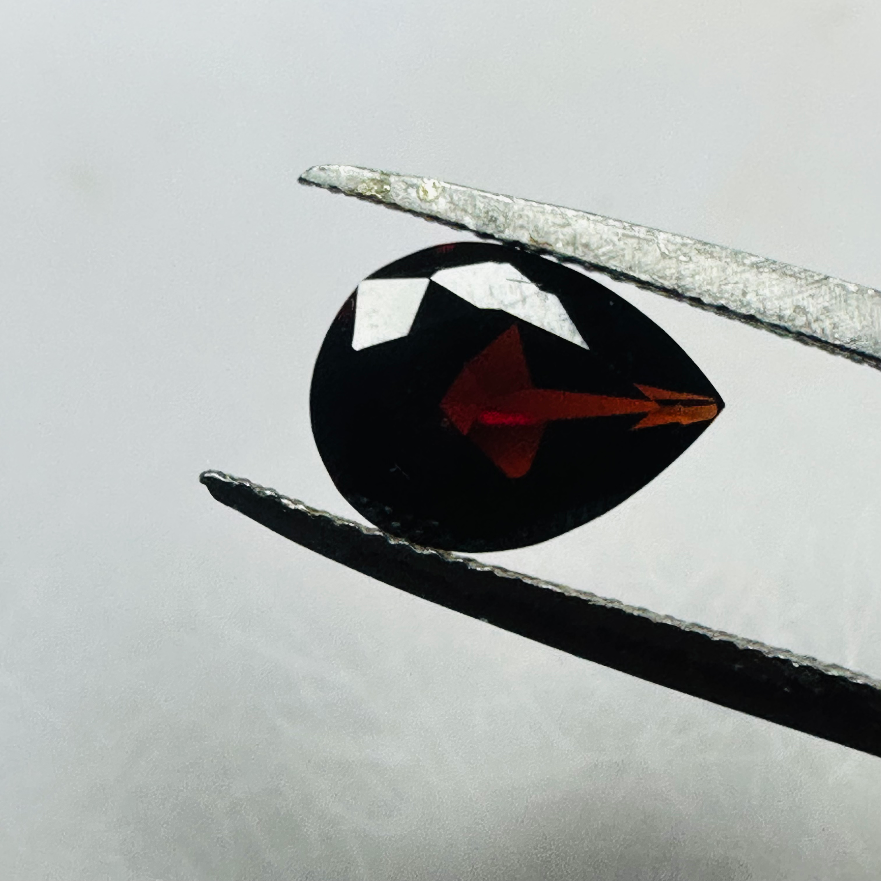 GARNET DROP   10.2MMX7.7MM 2.25CTS image 5