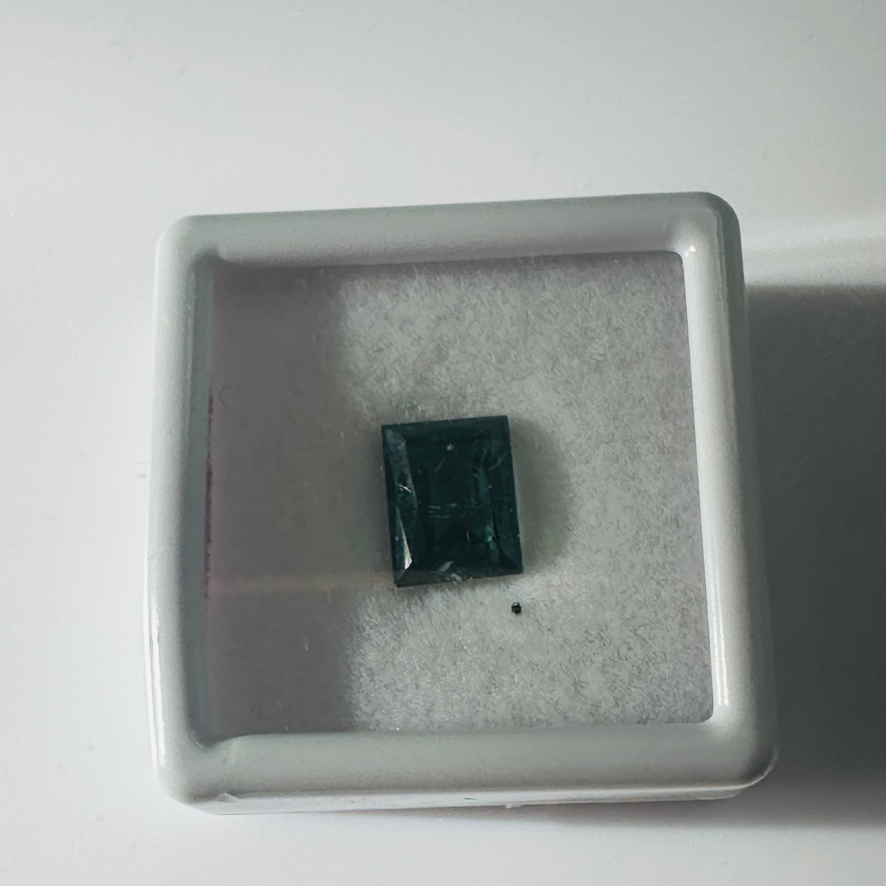 TOURMALINE BLUE TRAP CUT 8MM.X 6MM   2.02CTS image 4
