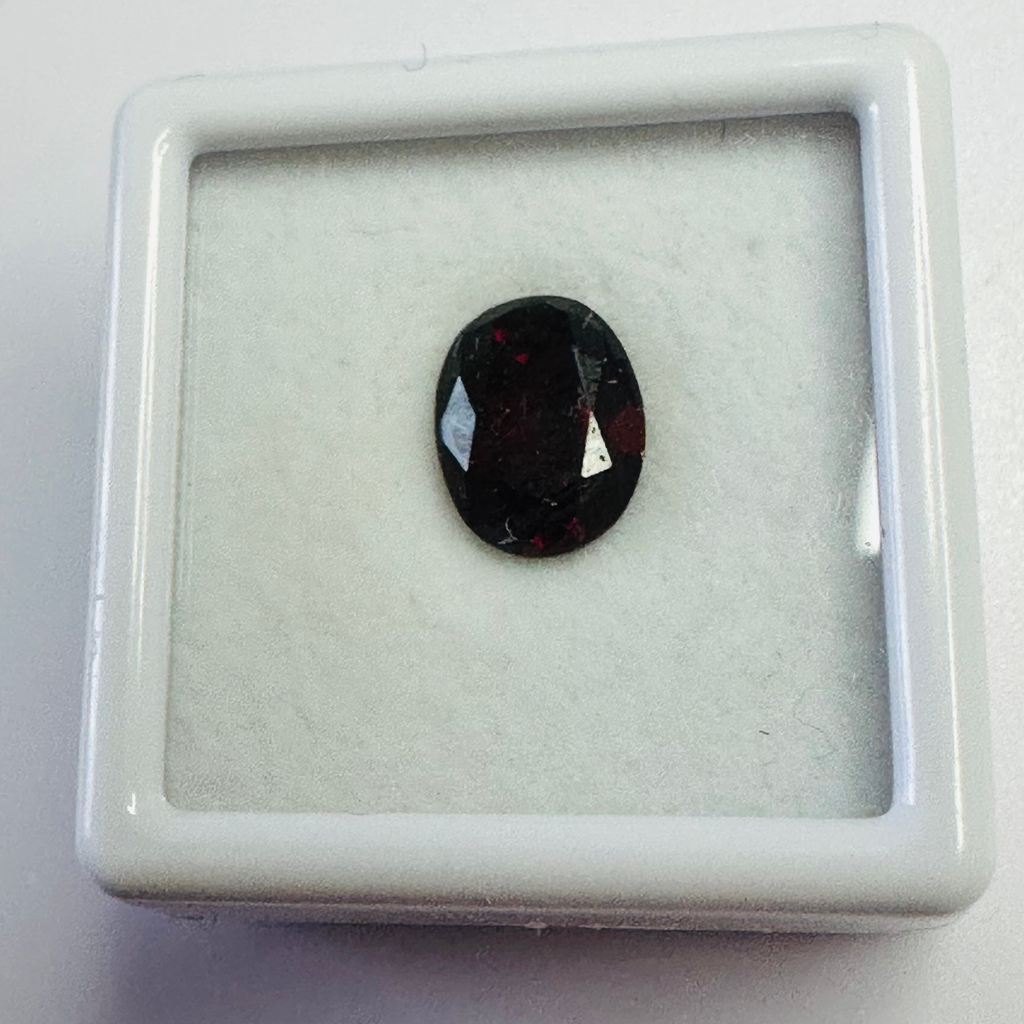 GARNET OVAL 9MMX7MM 2.33CTS image 4