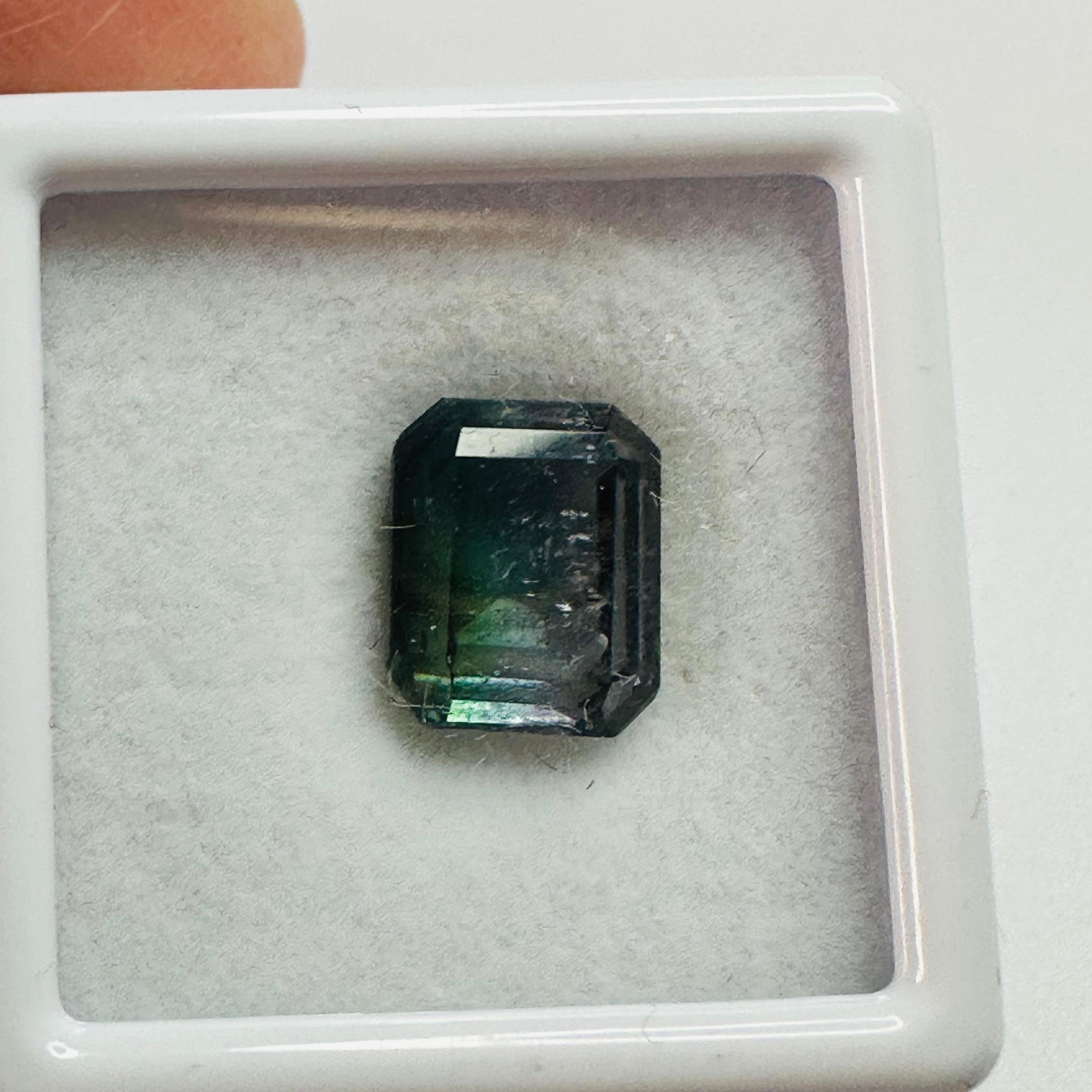 TOURMALINE TRI COLOUR 9.8MMX7.8MM  4.17CTS image 1