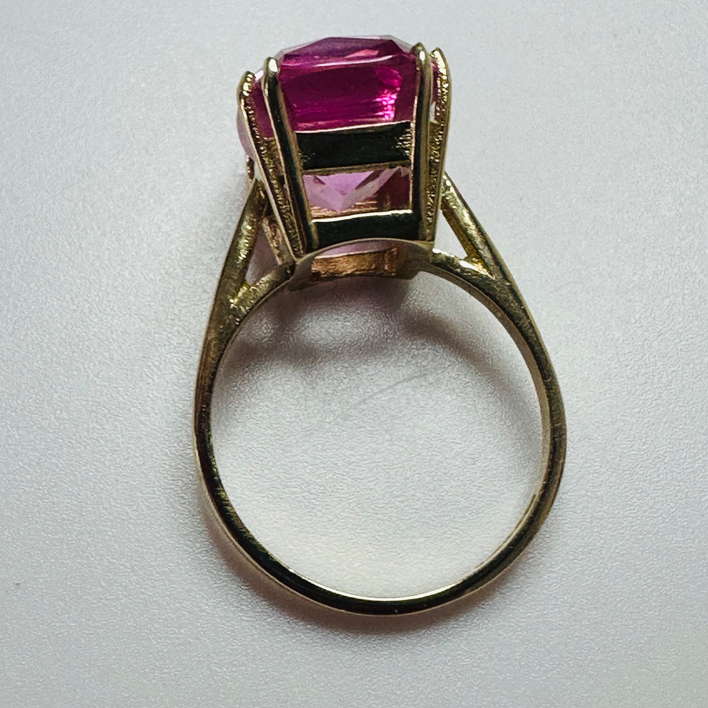 Hand cut Synthetic Sapphire Dusty Pink 9ct yellow gold ring size O 1/2 image 4