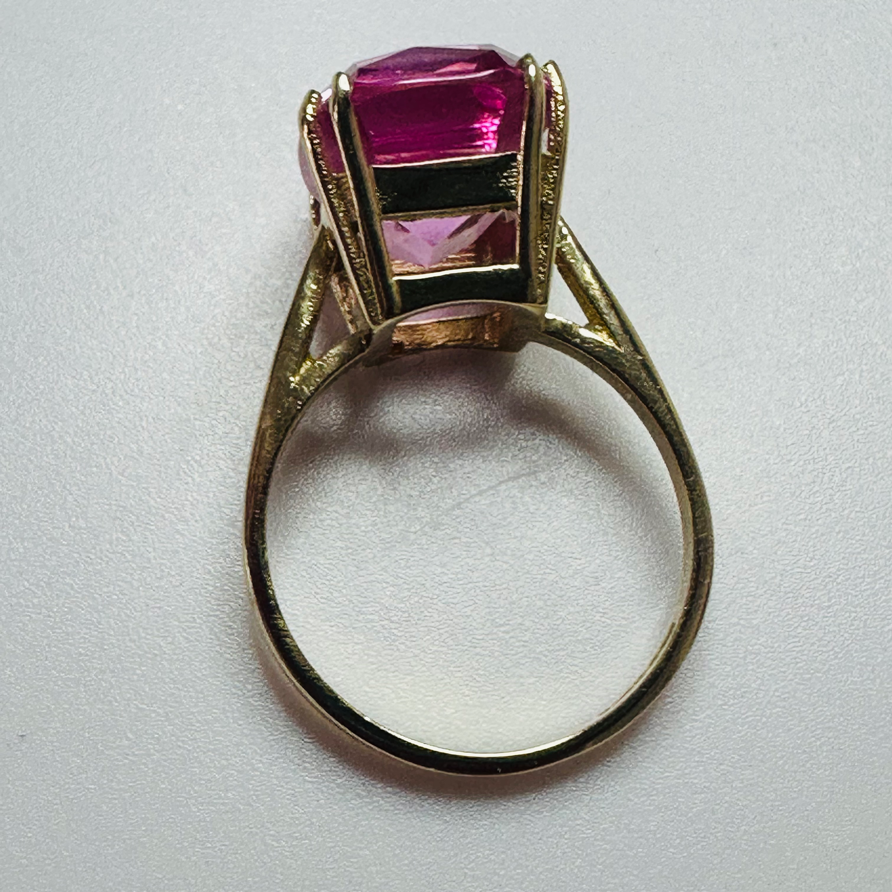 Hand cut Synthetic Sapphire Dusty Pink 9ct yellow gold ring size O 1/2 image 4