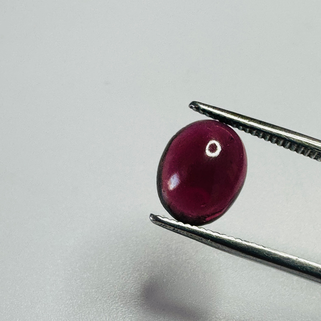 GARNET OVAL CAB  10MMX8MM 2.92CTS image 2