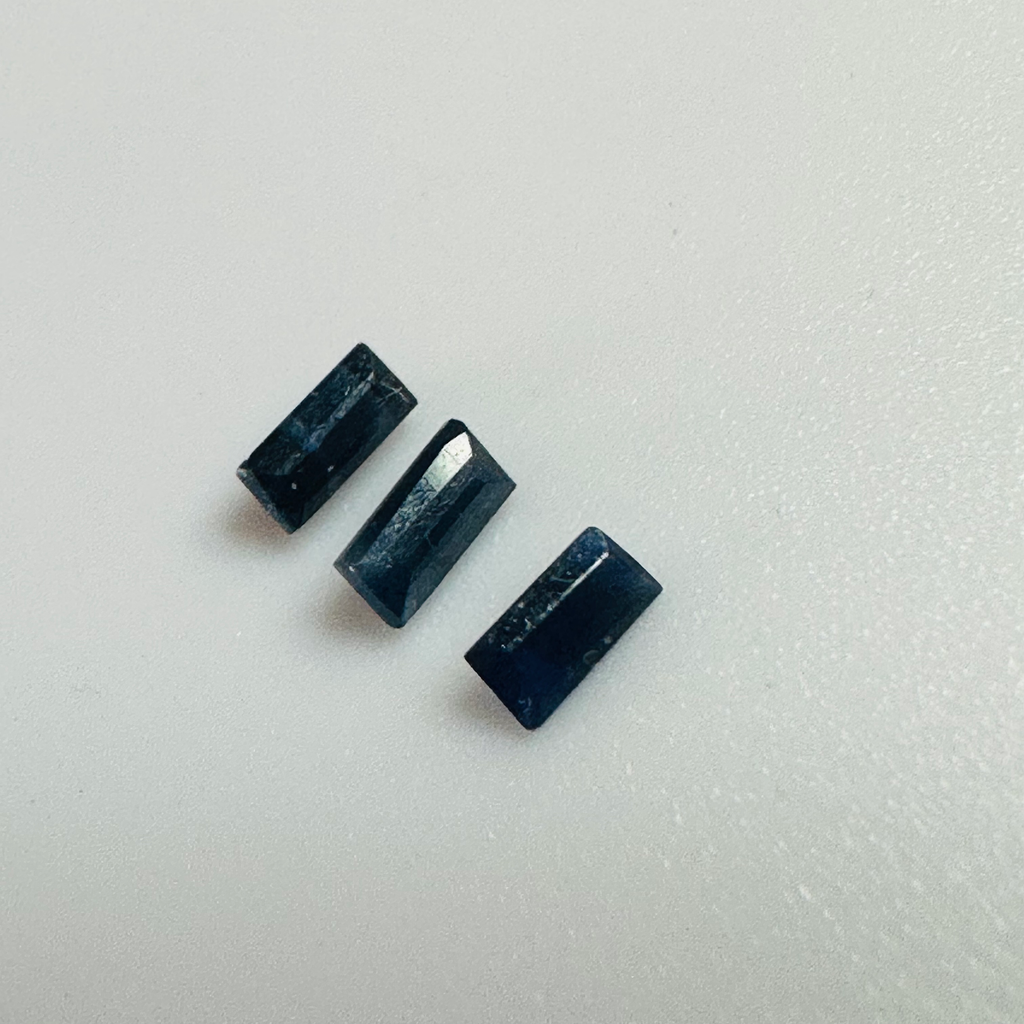 BLUE SAPPHIRE 4MMX2.3MM   0.47CTS image 2