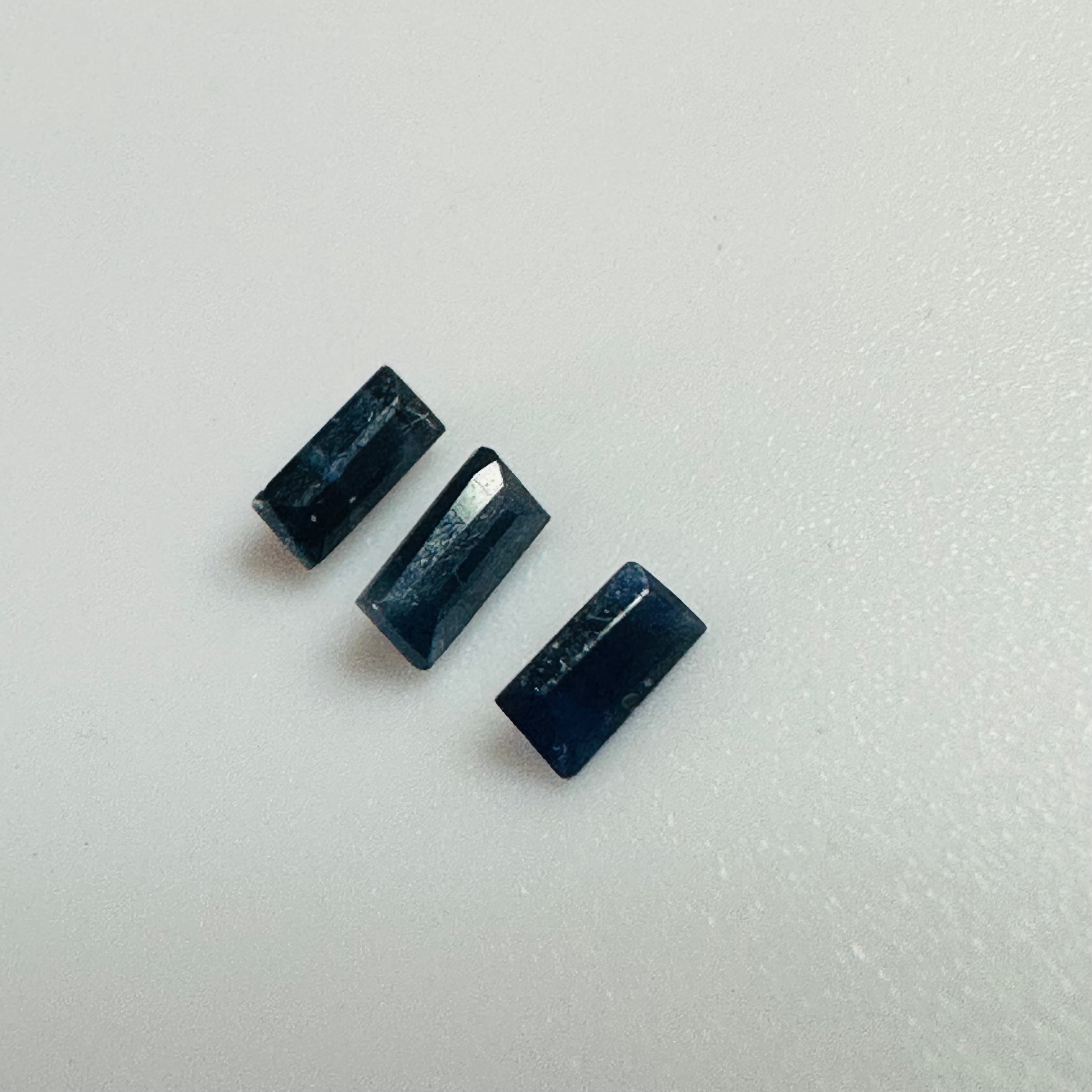 BLUE SAPPHIRE 4MMX2.3MM   0.47CTS image 2