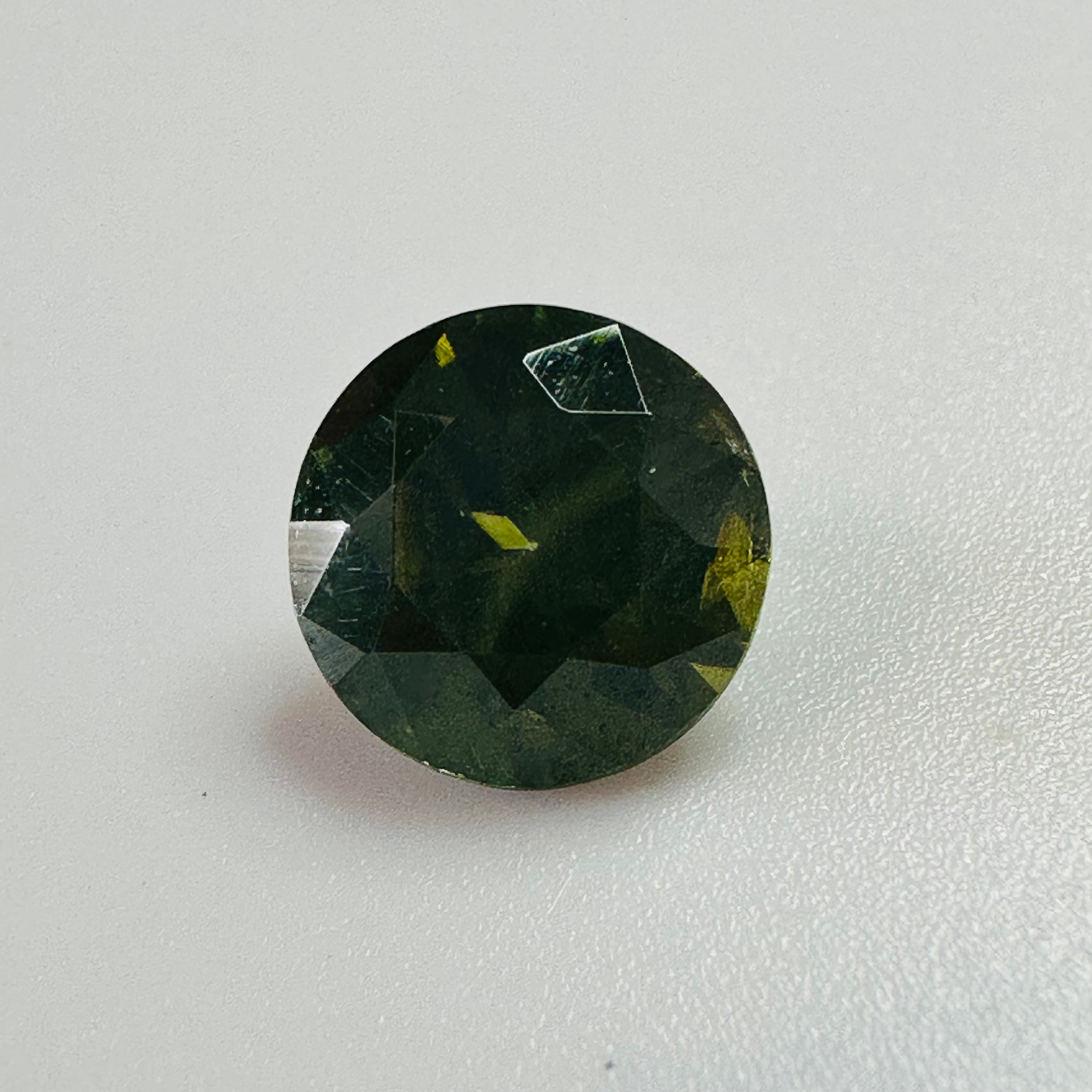 ZIRCON GREEN ROUND 8.3MM  2.85CTS image 2