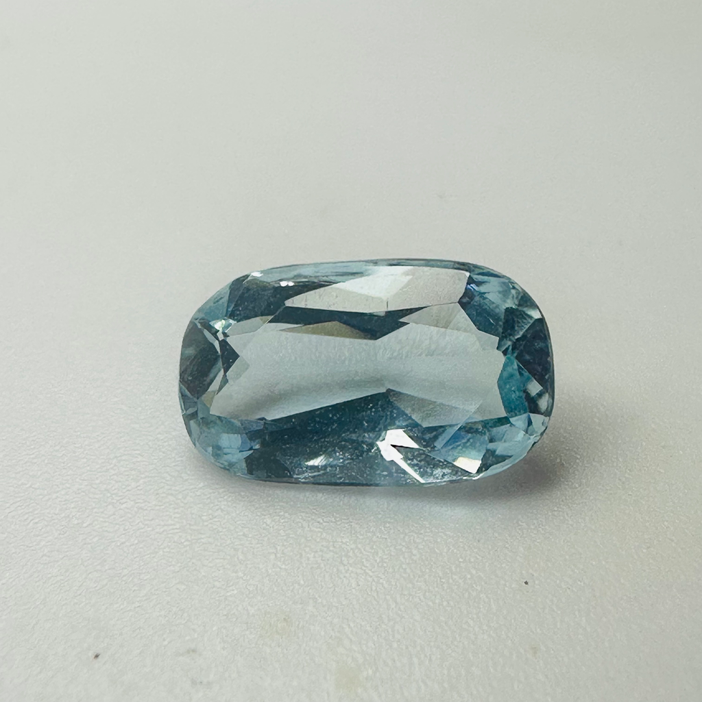 AQUAMARINE OVAL 10MMX6MM 1.69CTS image 0