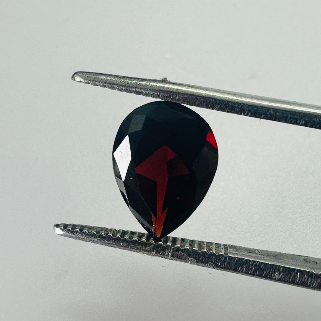 GARNET DROP   10.2MMX7.7MM 2.25CTS image 4