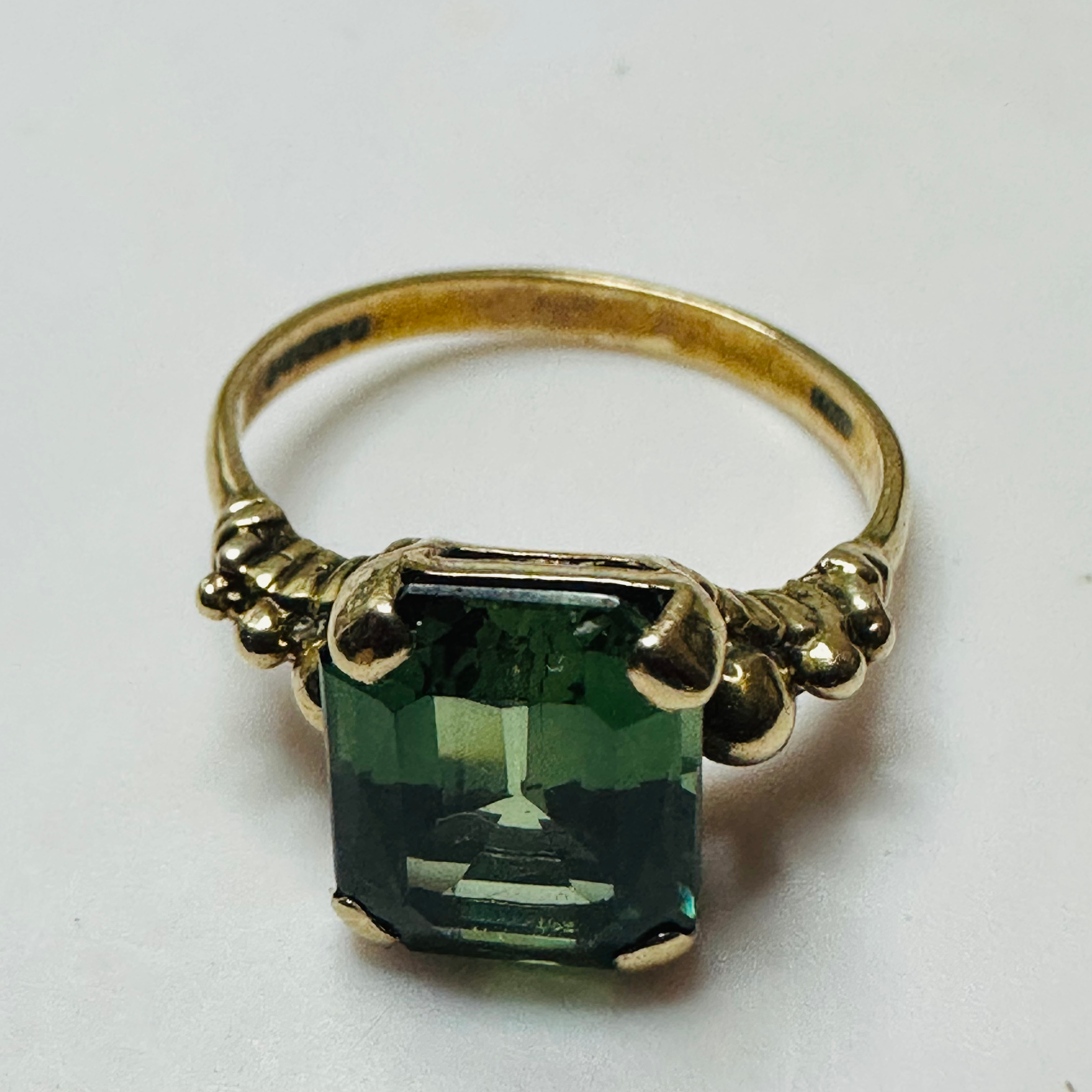 Vintage 9ct yellow gold Syntetic Spinel ring size N image 9