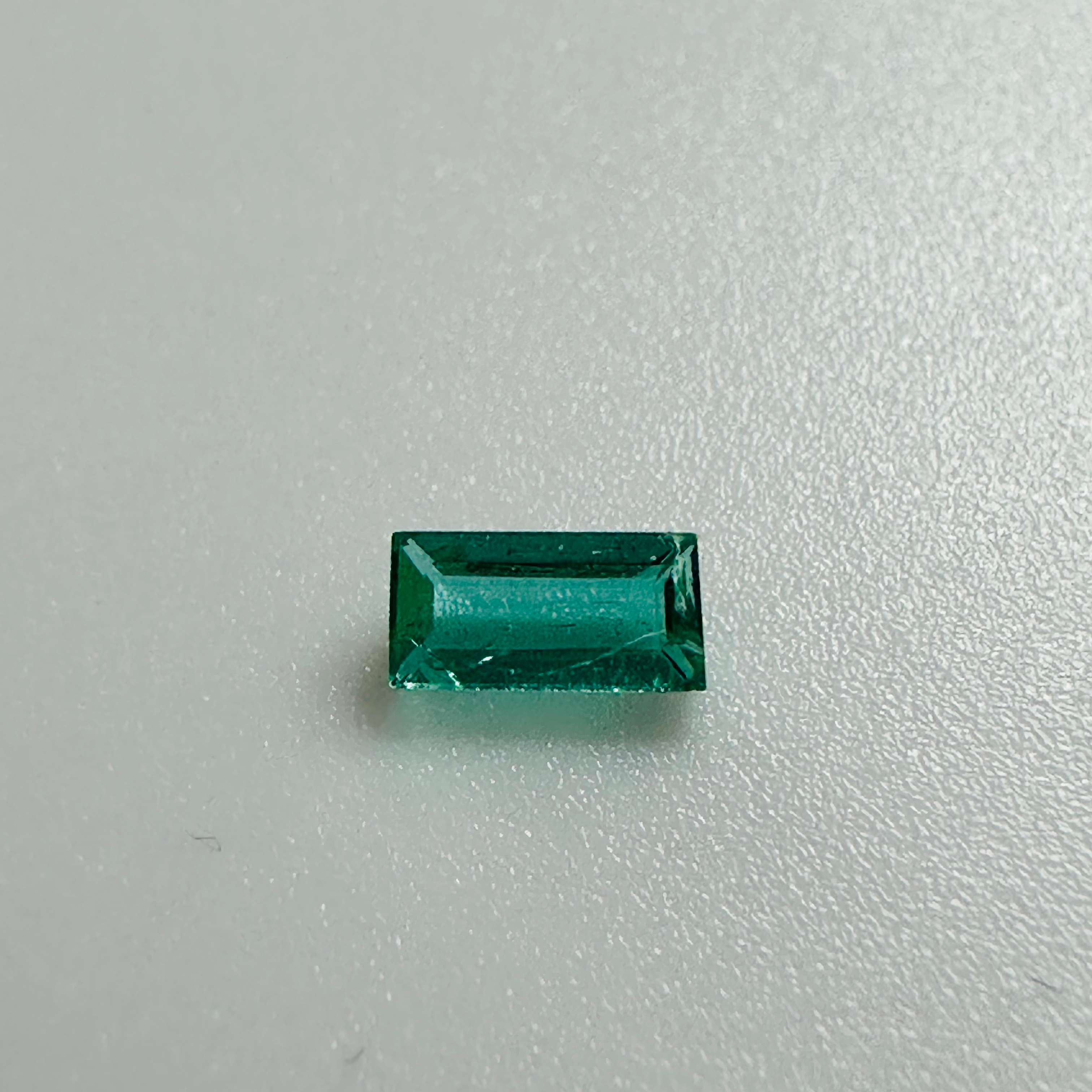 EMERALD BAGETTE 4.3MM X 2.5MM 0.20CTS image 1