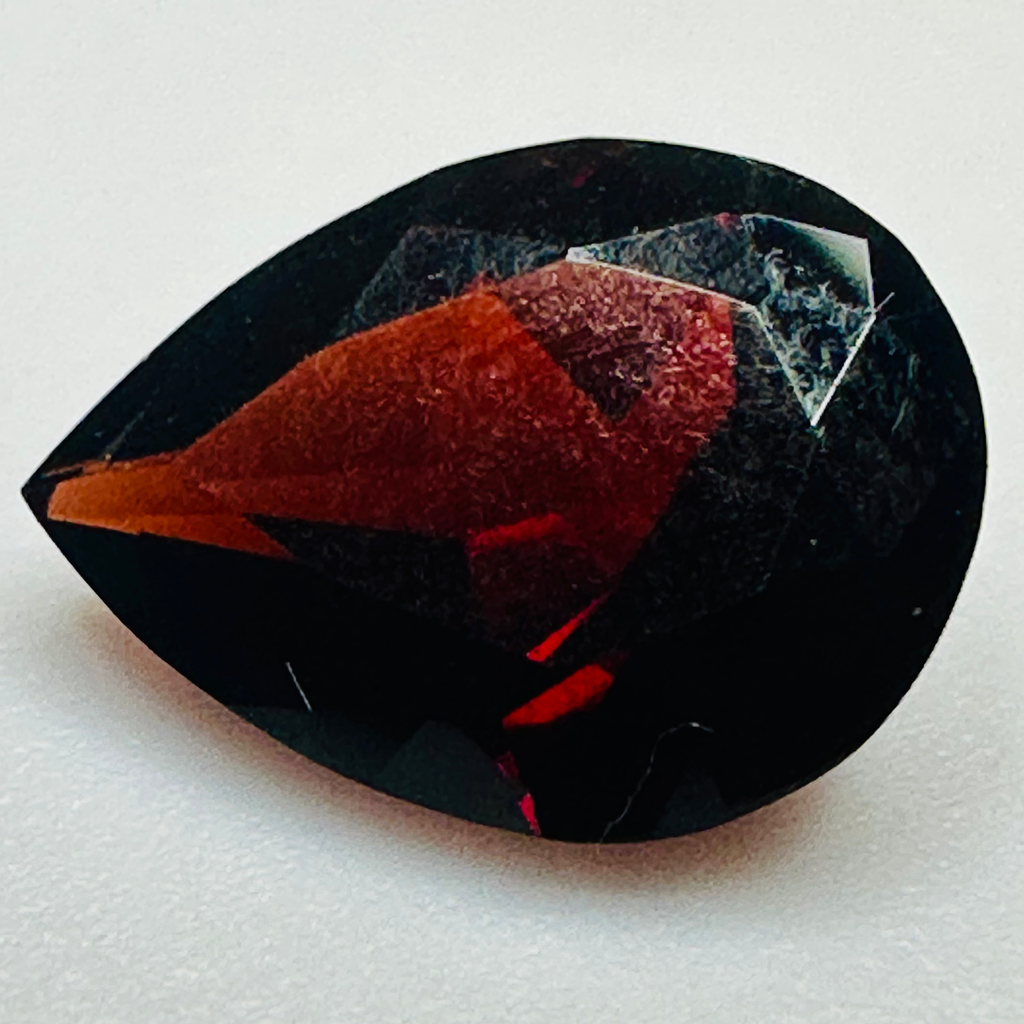 GARNET DROP   10.2MMX7.7MM 2.25CTS image 0