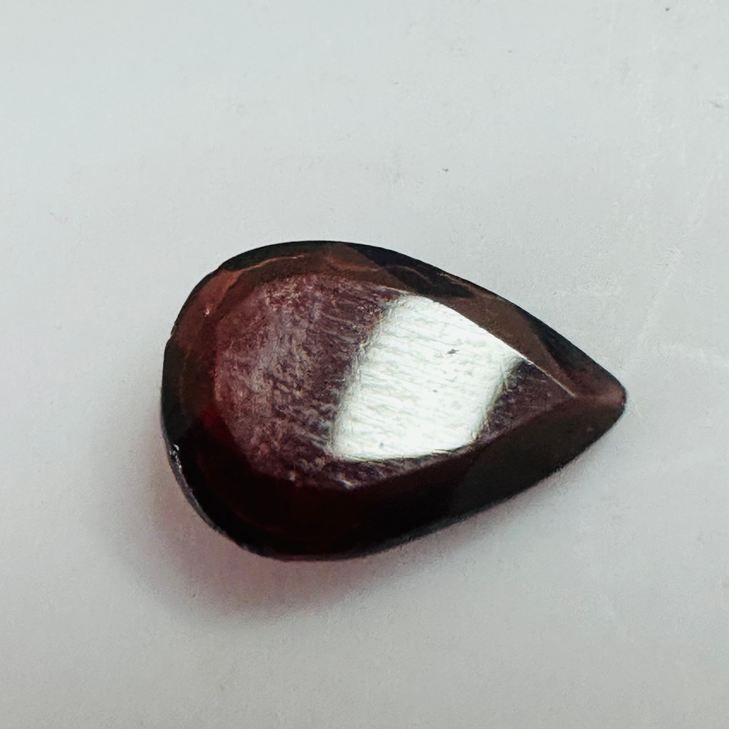 GARNET PEAR 11.9MMX9MM  3.29CTS  DEEP RED image 7