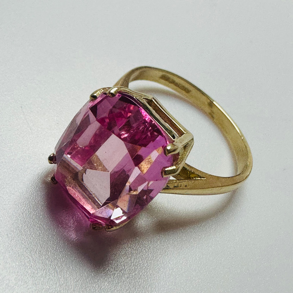 Hand cut Synthetic Sapphire Dusty Pink 9ct yellow gold ring size O 1/2 image 6