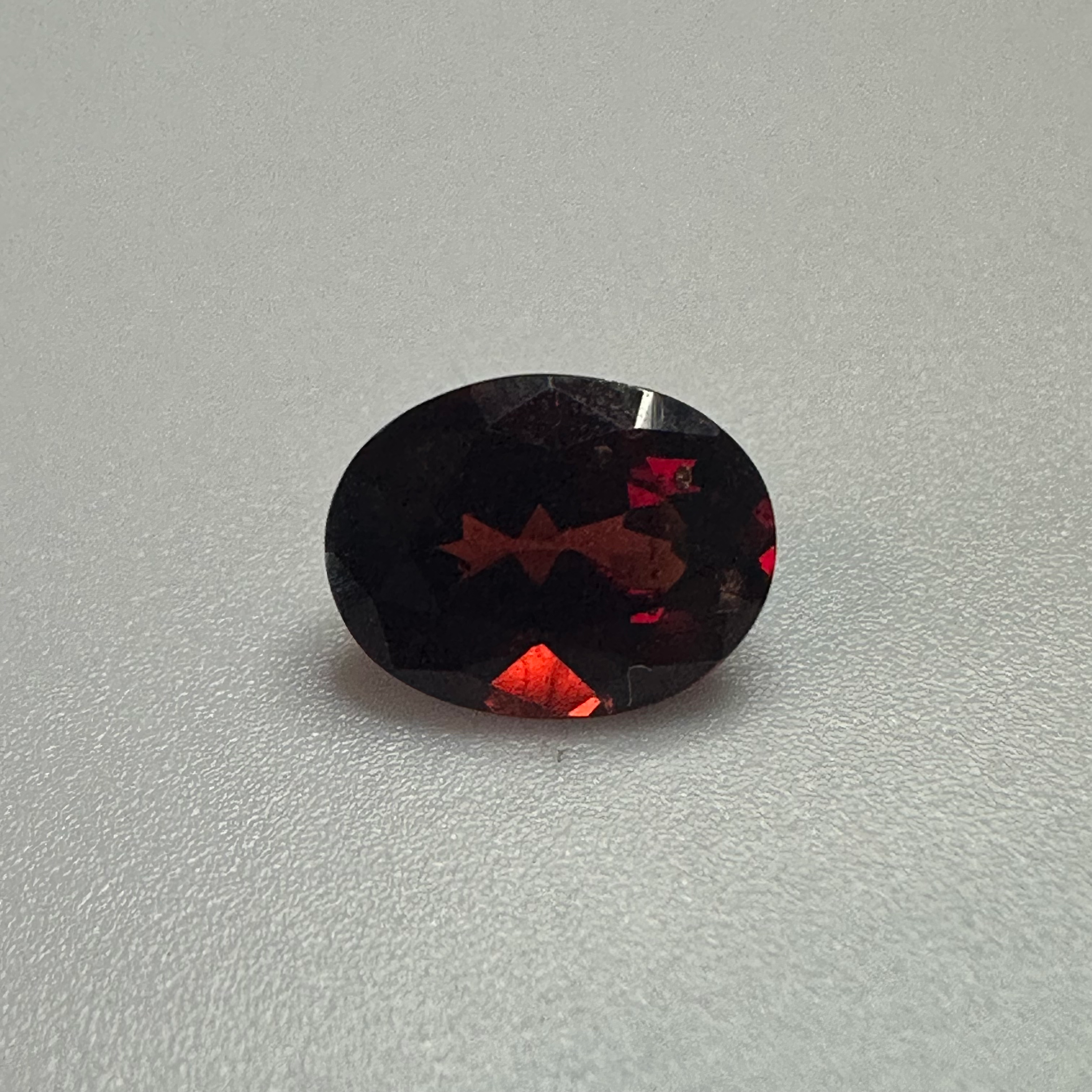 GARNET OVAL 9MMX7MM   1.61CTS image 3