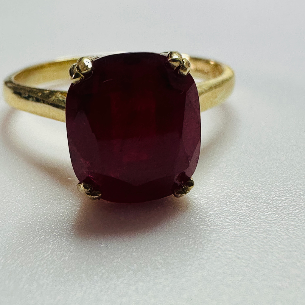 Hand cut Synthetic Ruby Yellow 9ct yellow gold ring size N image 1