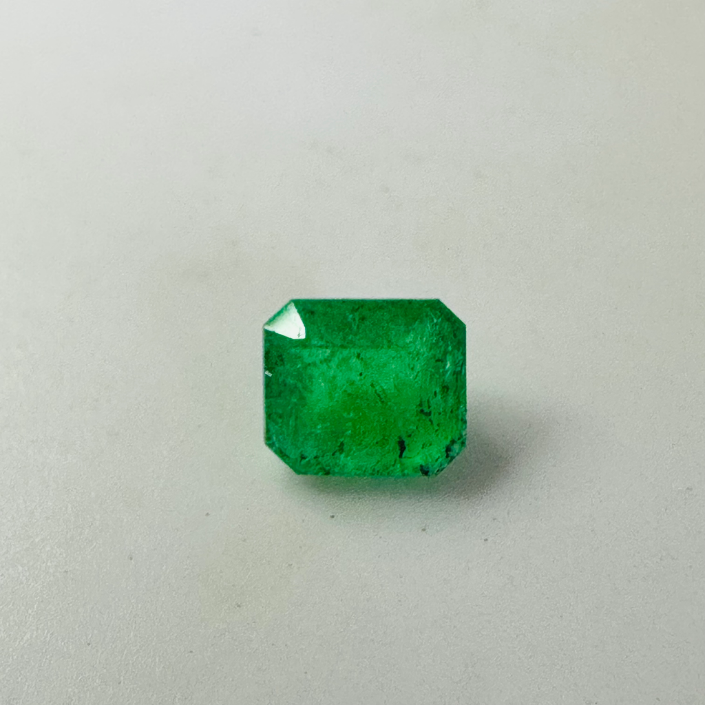 EMERALD EMERALD CUT 7.4MM X 6.5MM  1.57CTS image 3