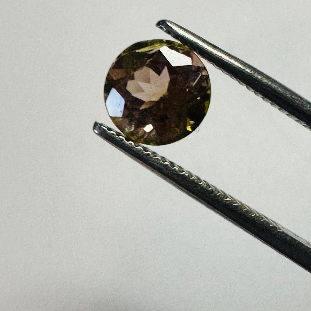 TOURMALINE BI COLOUR ROUND  6.8MM   1.15CTS image 1