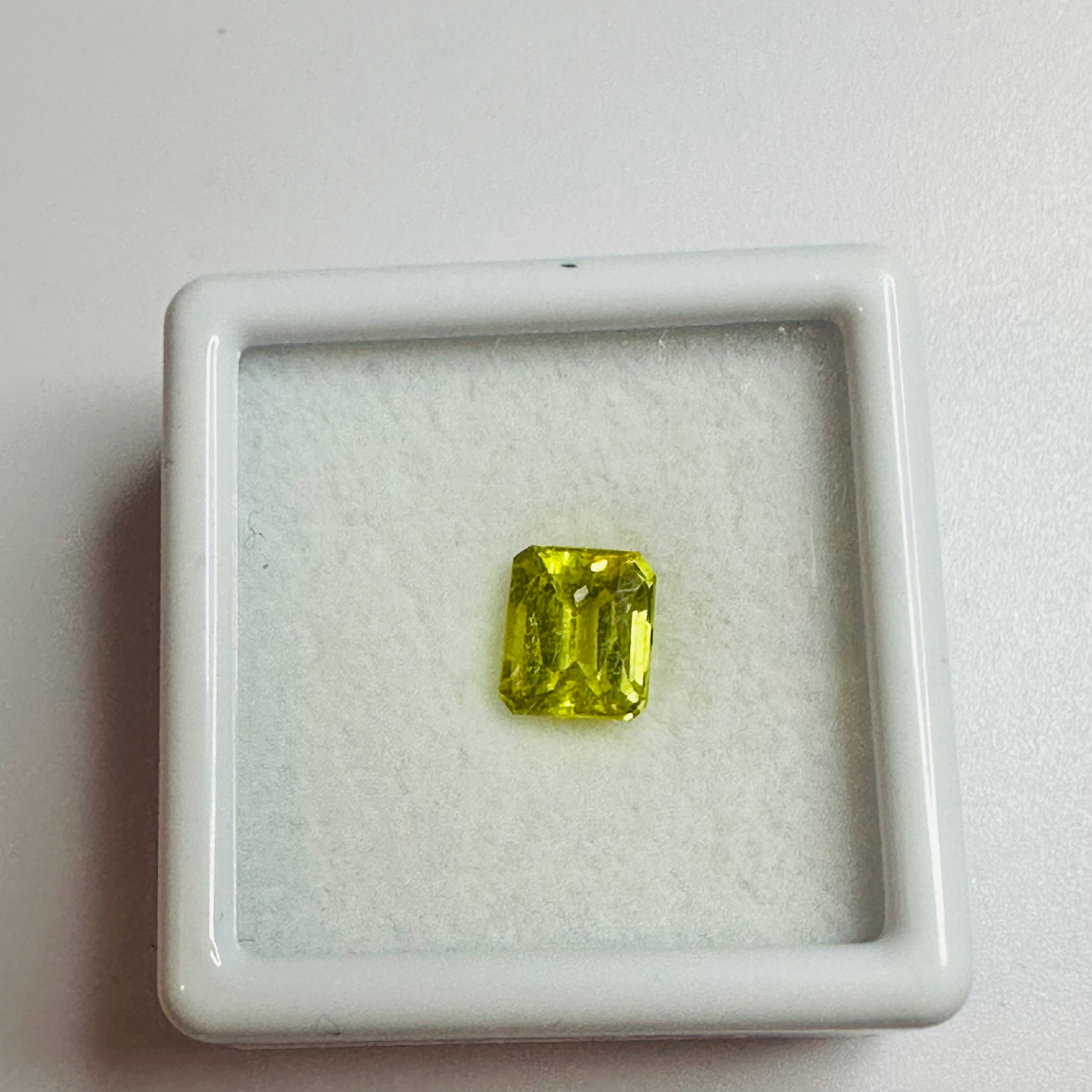 TOURMALINE YELLOW TRAP CUT 7MMX6.5MM  1.27CTS image 3