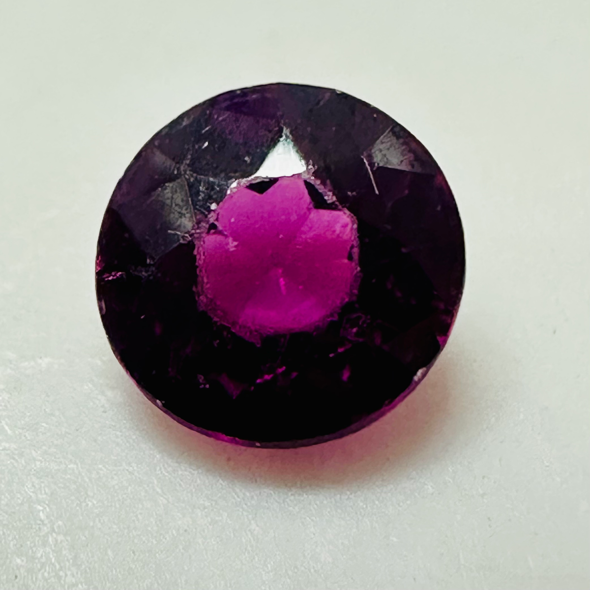 GARNET  ROUND 5.2MM  0.68CTS  RED image 0
