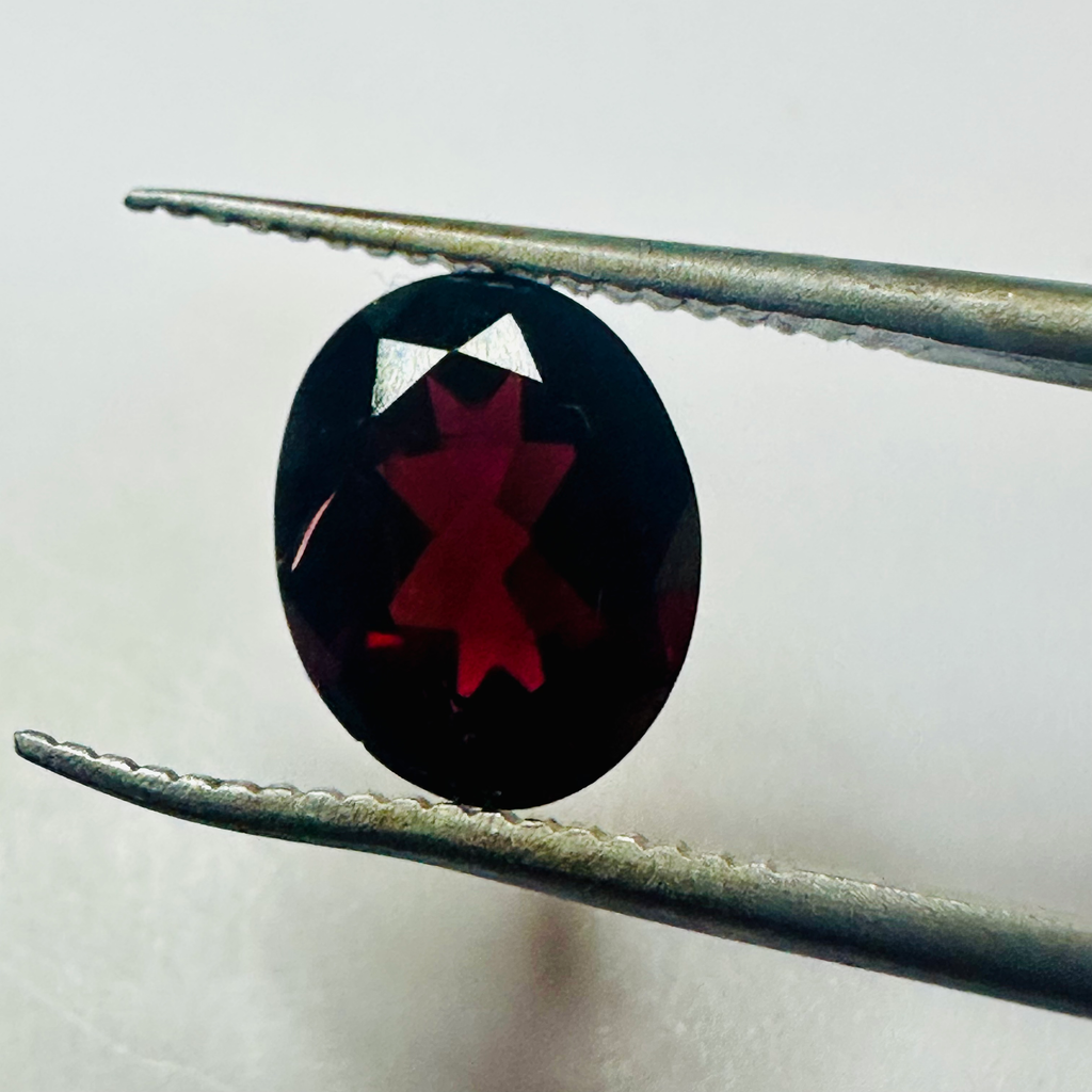 GARNET OVAL 10MMX8MM   3.03CTS image 4