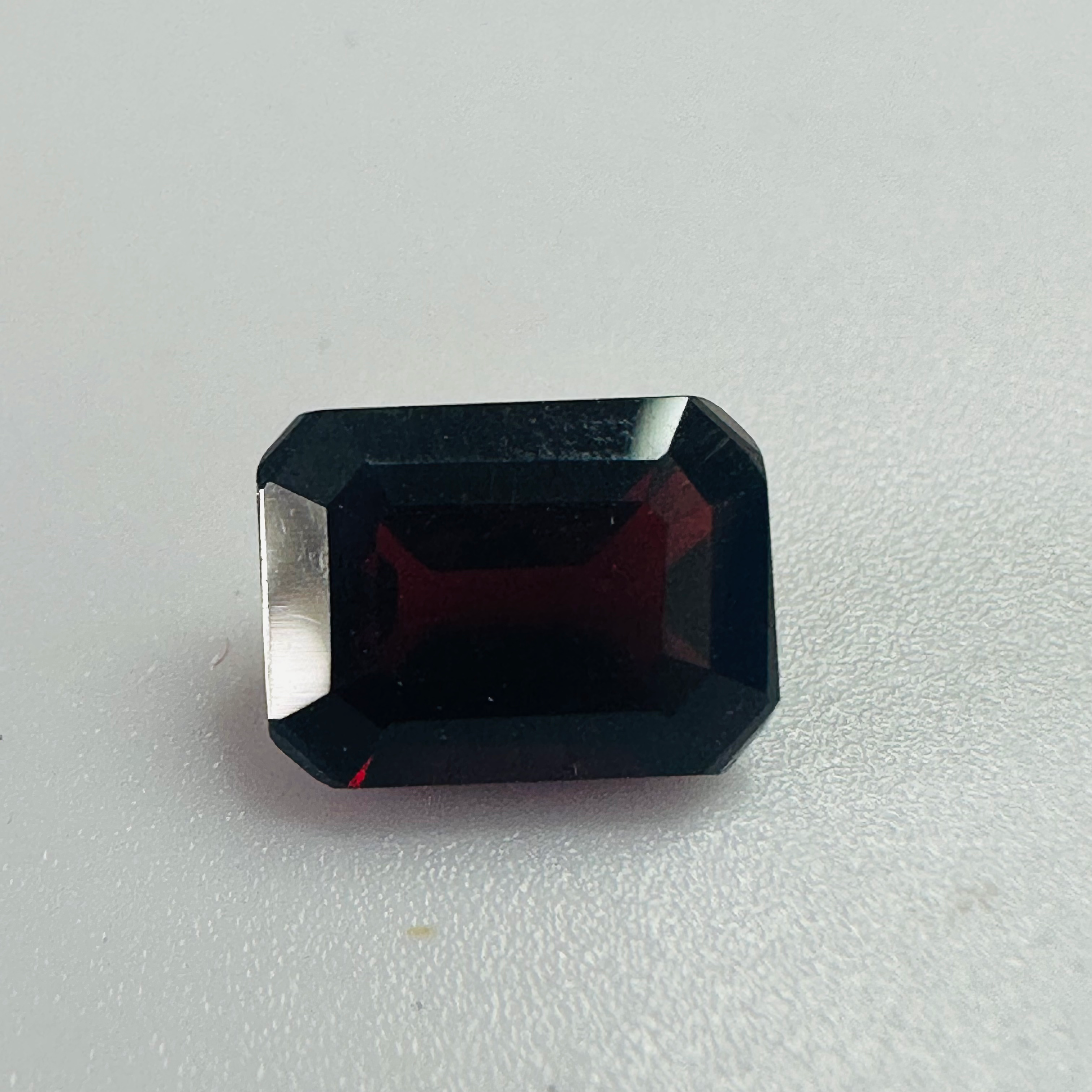GARNET TRAP CUT   8MMX6MM 2.03CTS image 1