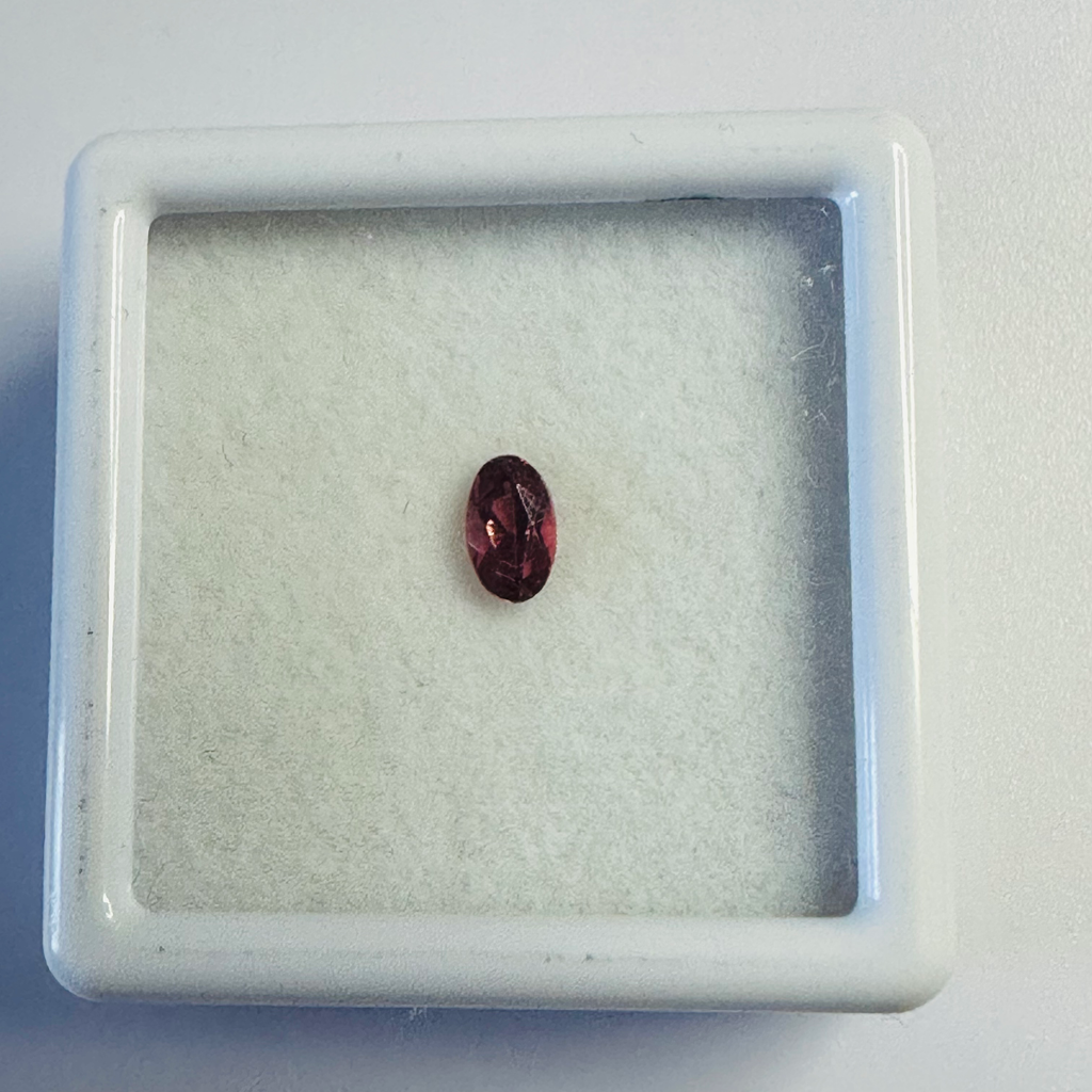 RASPBERRY SAPPHIRE OVAL 5MM X 3 MM 0.31CTS image 2