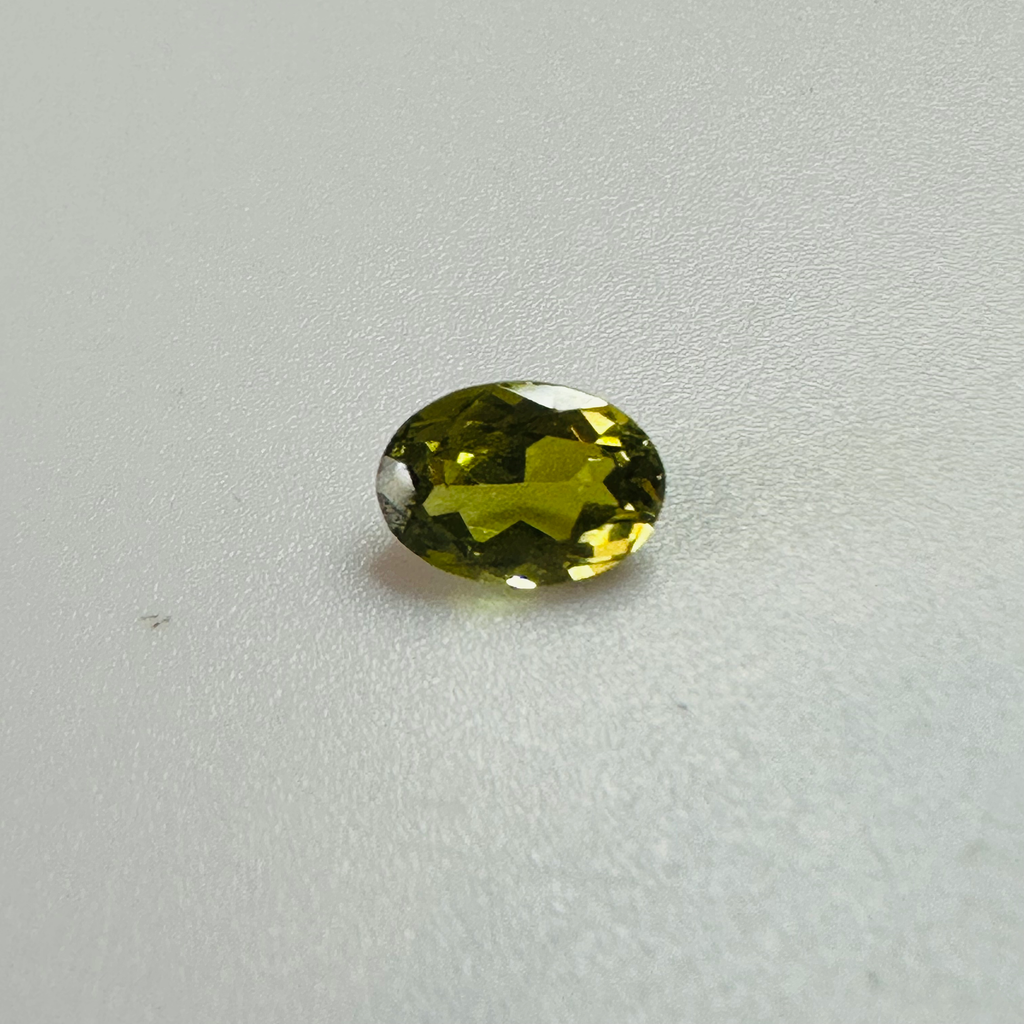 TOURMALINE GREEN OVAL  7.1MMX4.9MM  0.96CTS image 0